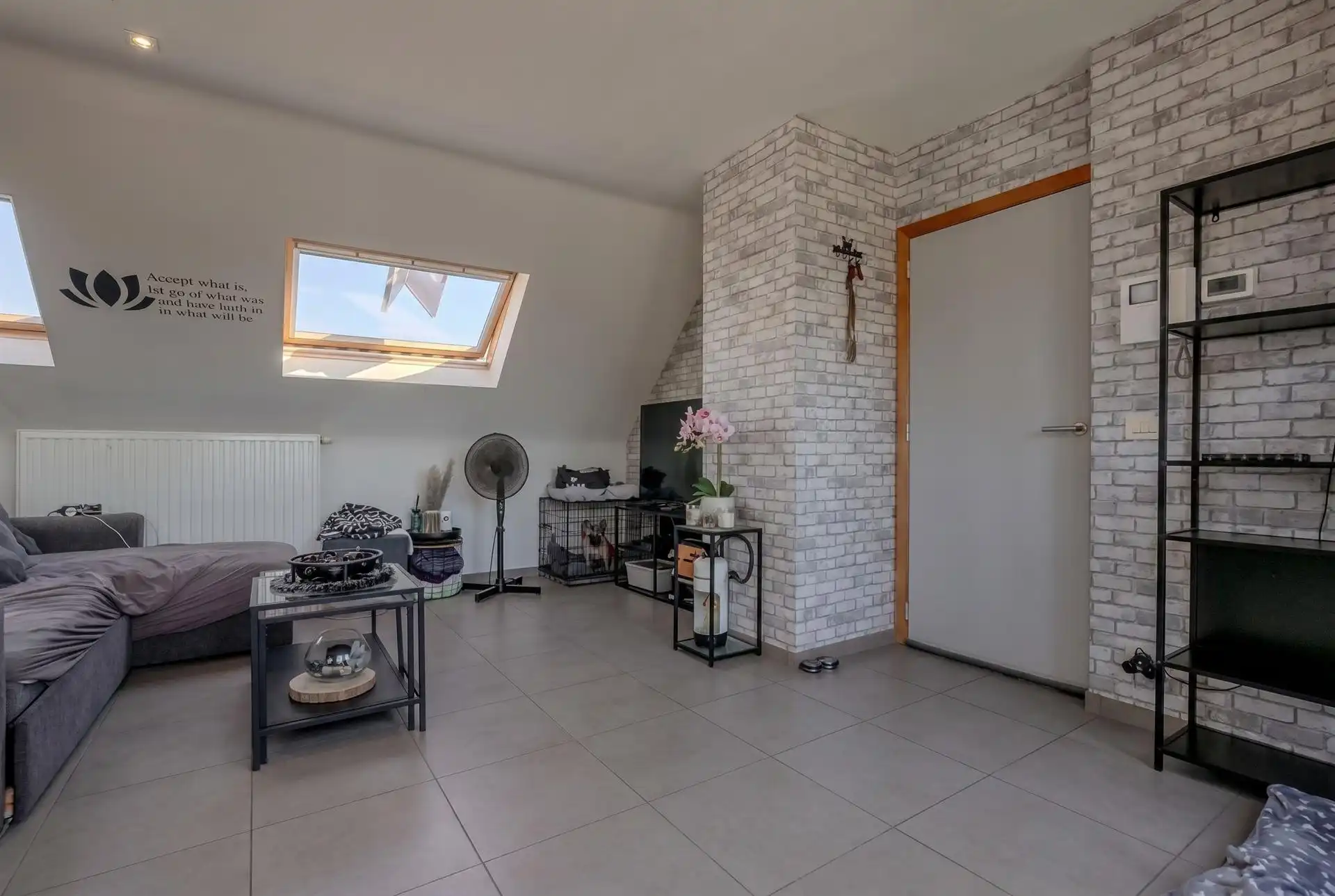 Centraal gelegen instapklaar dakappartement met 2 slaapkamers met mog. tot aankoop van ruime garage. foto 4
