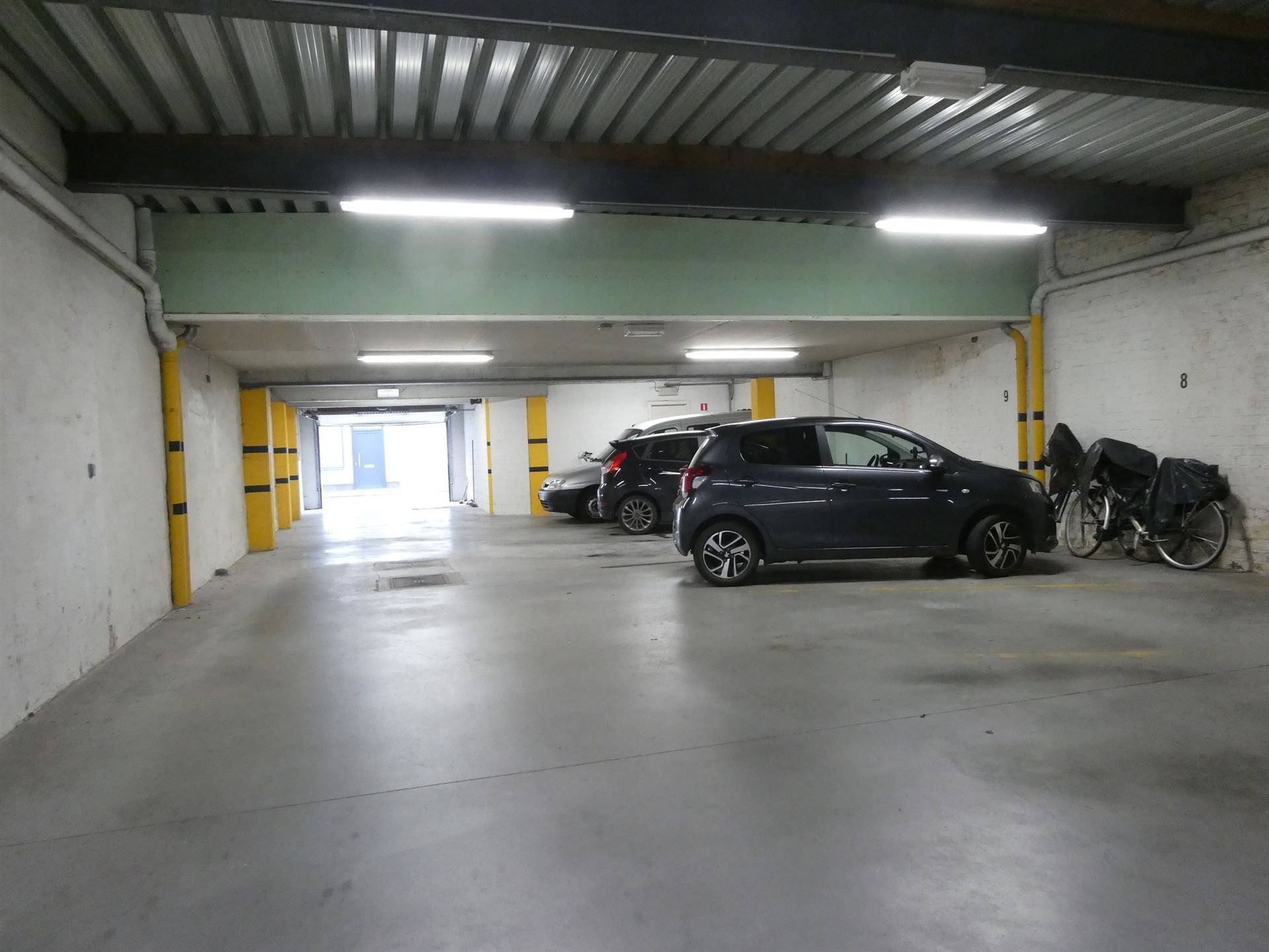 Parkeerplaats foto 9
