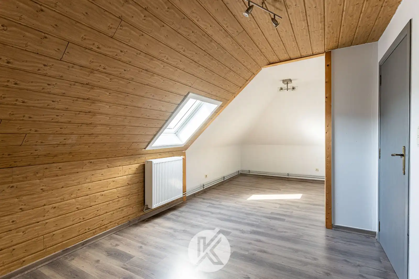 Veelzijdige eigendom met handelsruimte en bel-etagewoning foto 21
