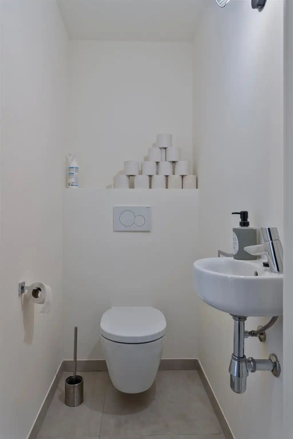 Recent 1-slaapkamer appartement met groot terras foto 15