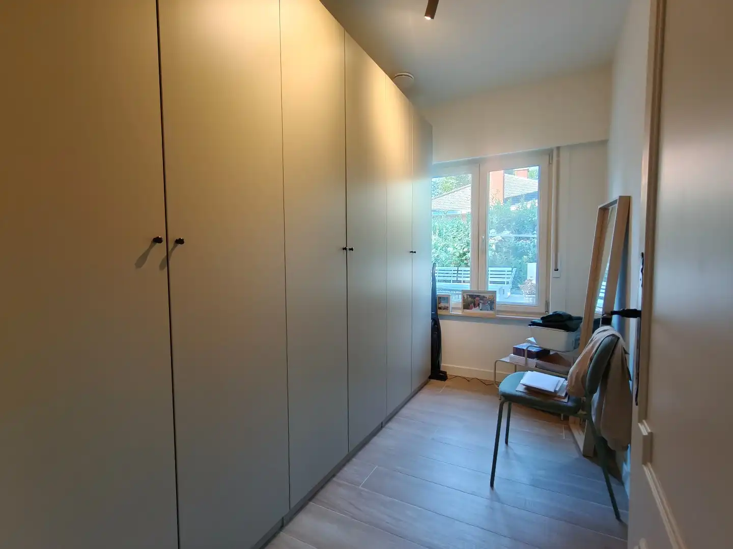 Volledig gerenoveerde bungalow met tuin en dubbele garage te Waasmunster foto 7