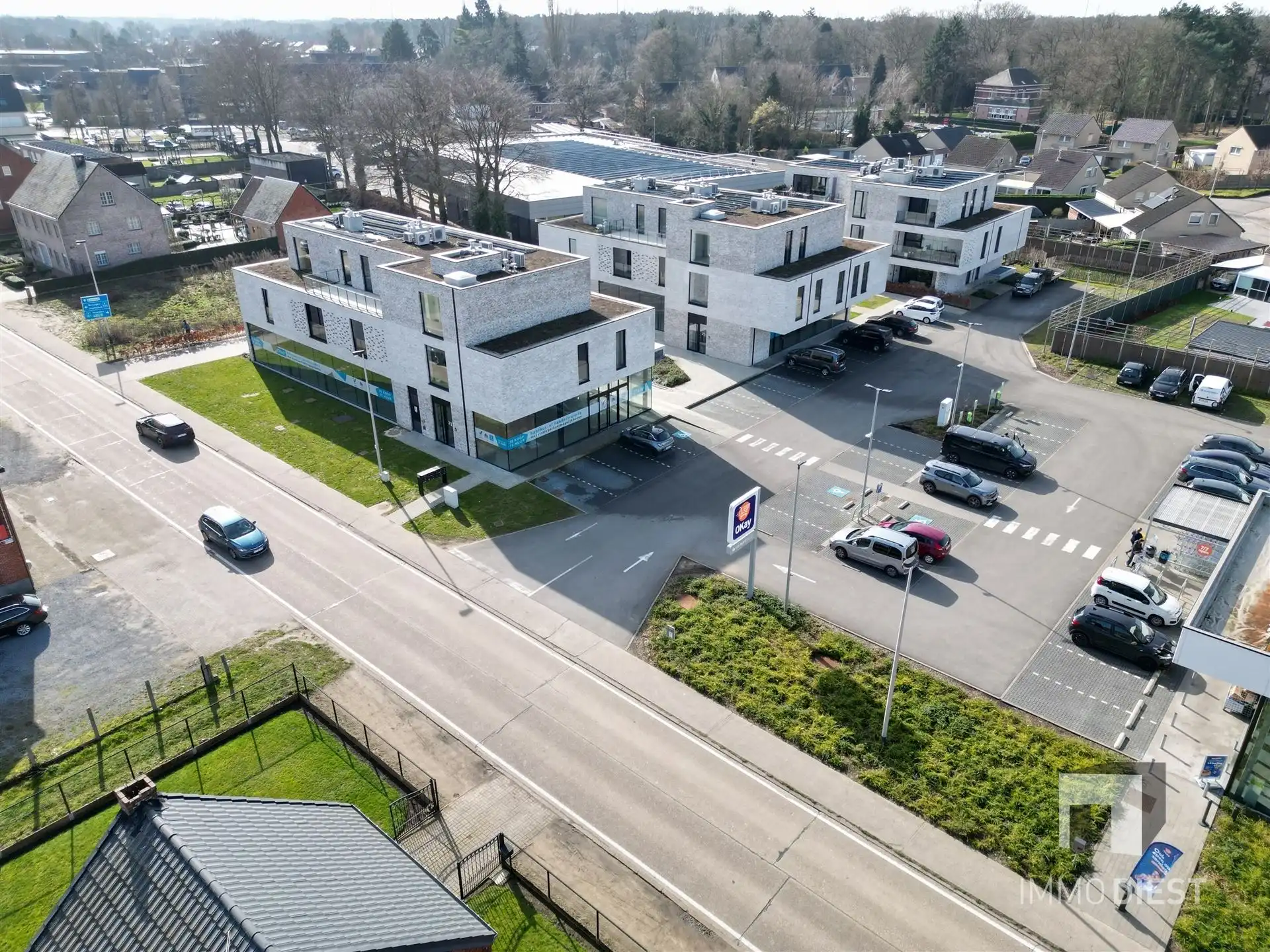 Commercieel Gebouw van 374m2 op toplocatie met parking! foto 22