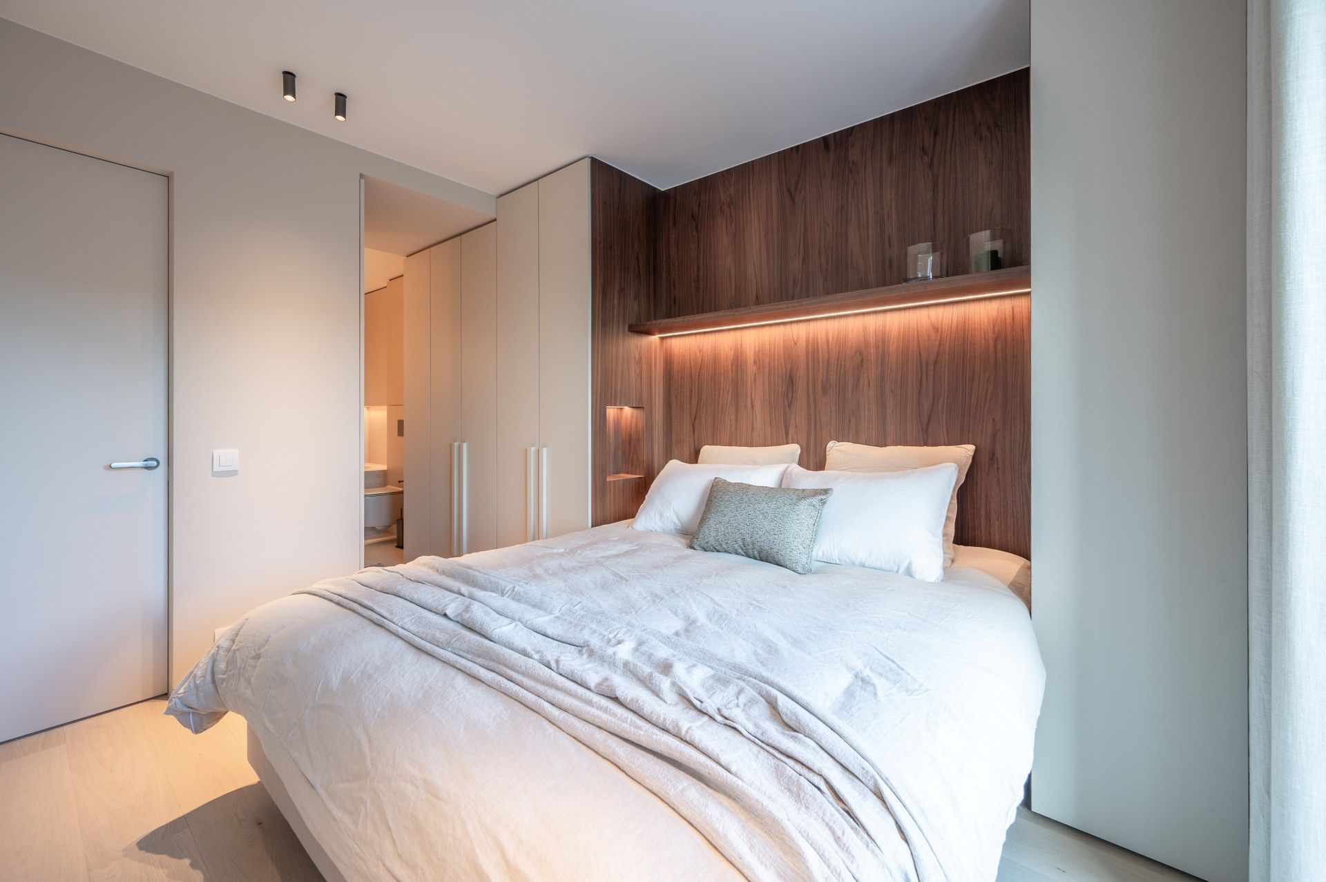 Luxueus afgewerkt nieuwbouwappartement met frontaal zeezicht, ruime terrassen, nabij het Albertplein.  foto 14