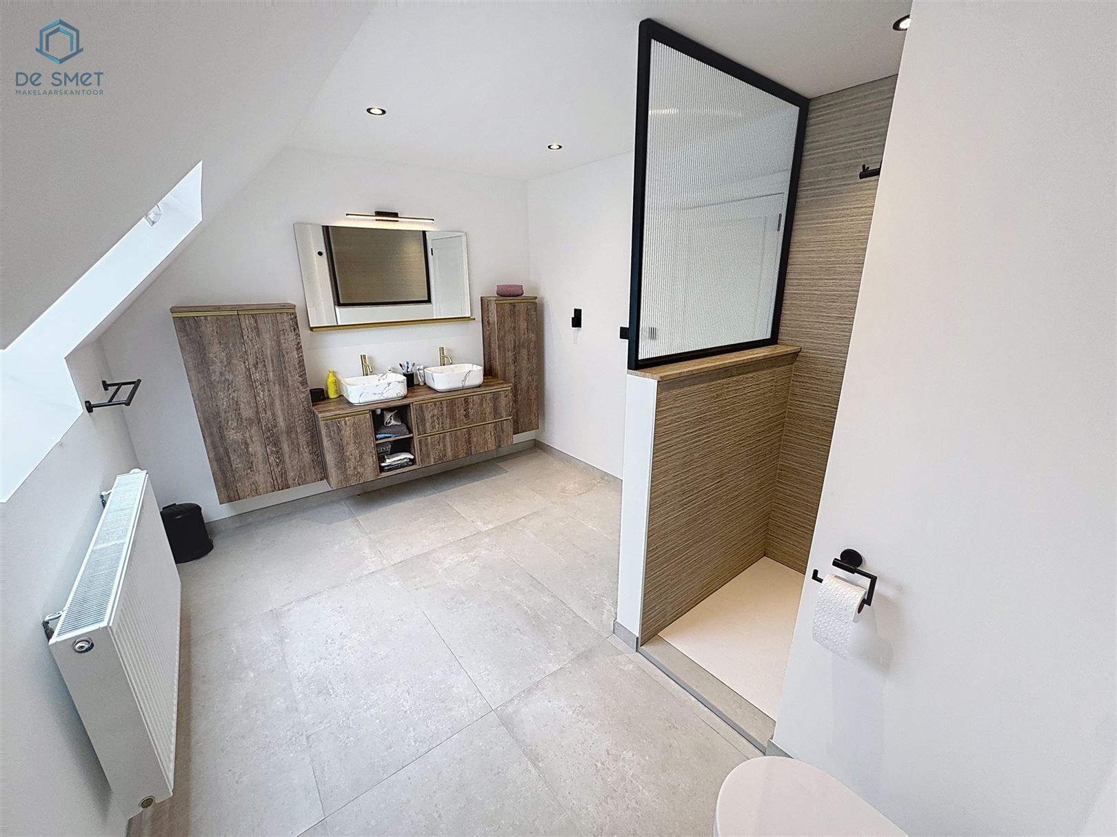 Prachtig gerenoveerde villa met 4 slaapkamers, garage en zwembad foto 24