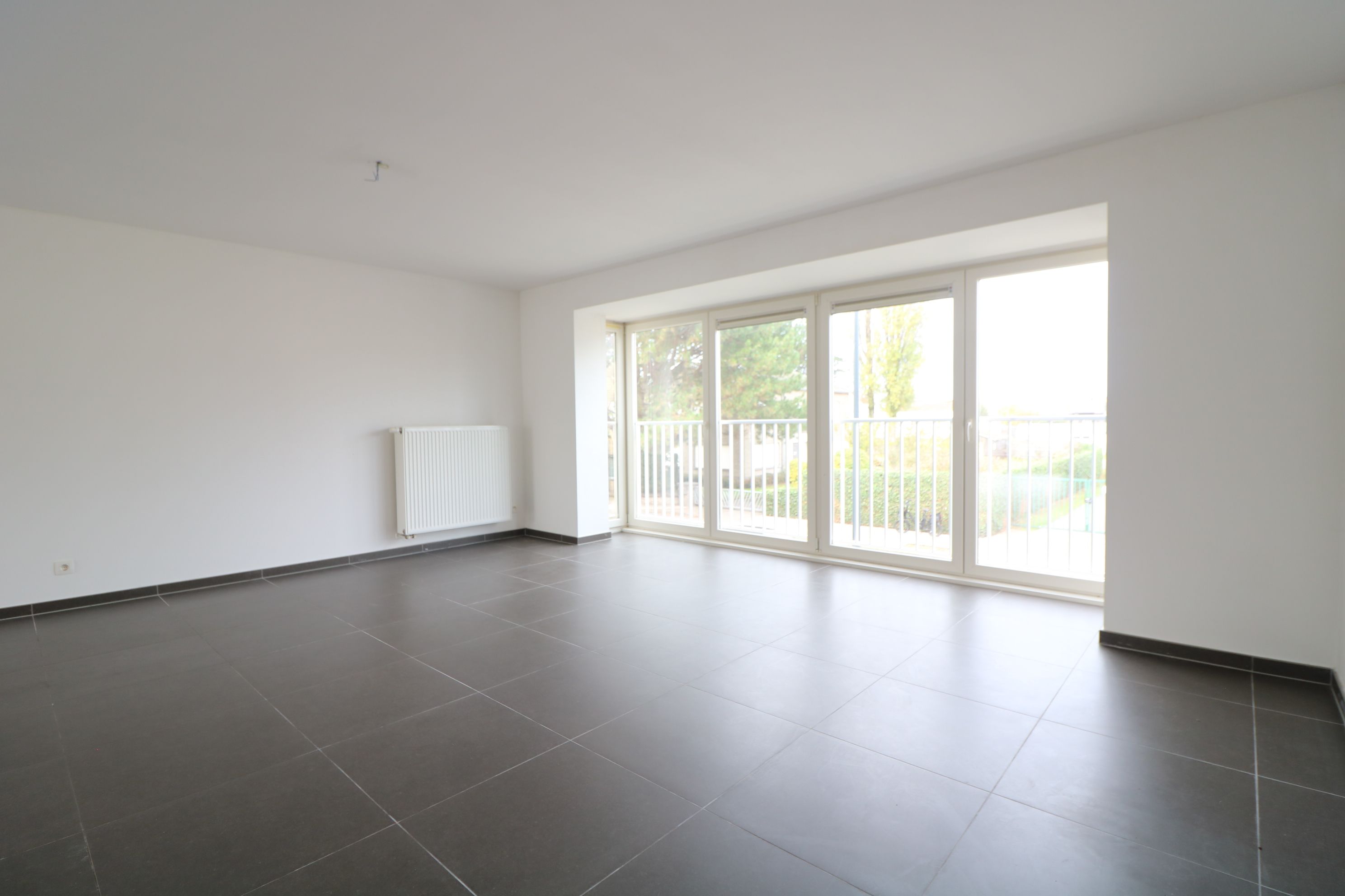 Recente ruime woning met 3 slaapkamers, dubbele garage en tuin foto 7