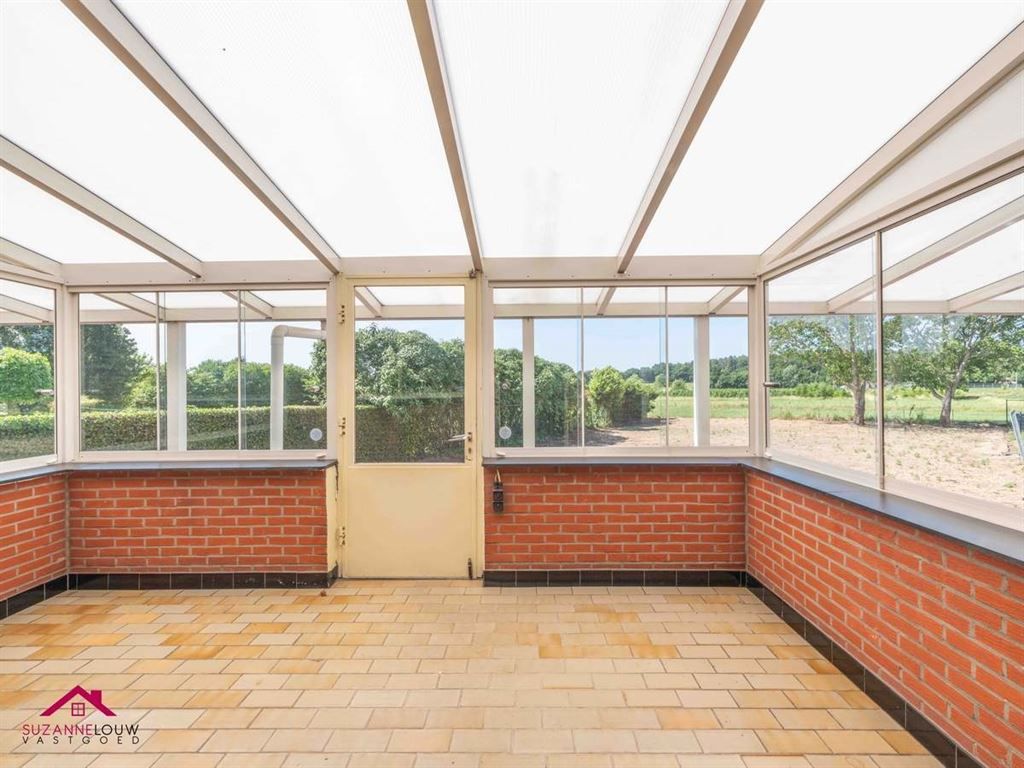 Vrijstaande, op te frissen woning foto 21