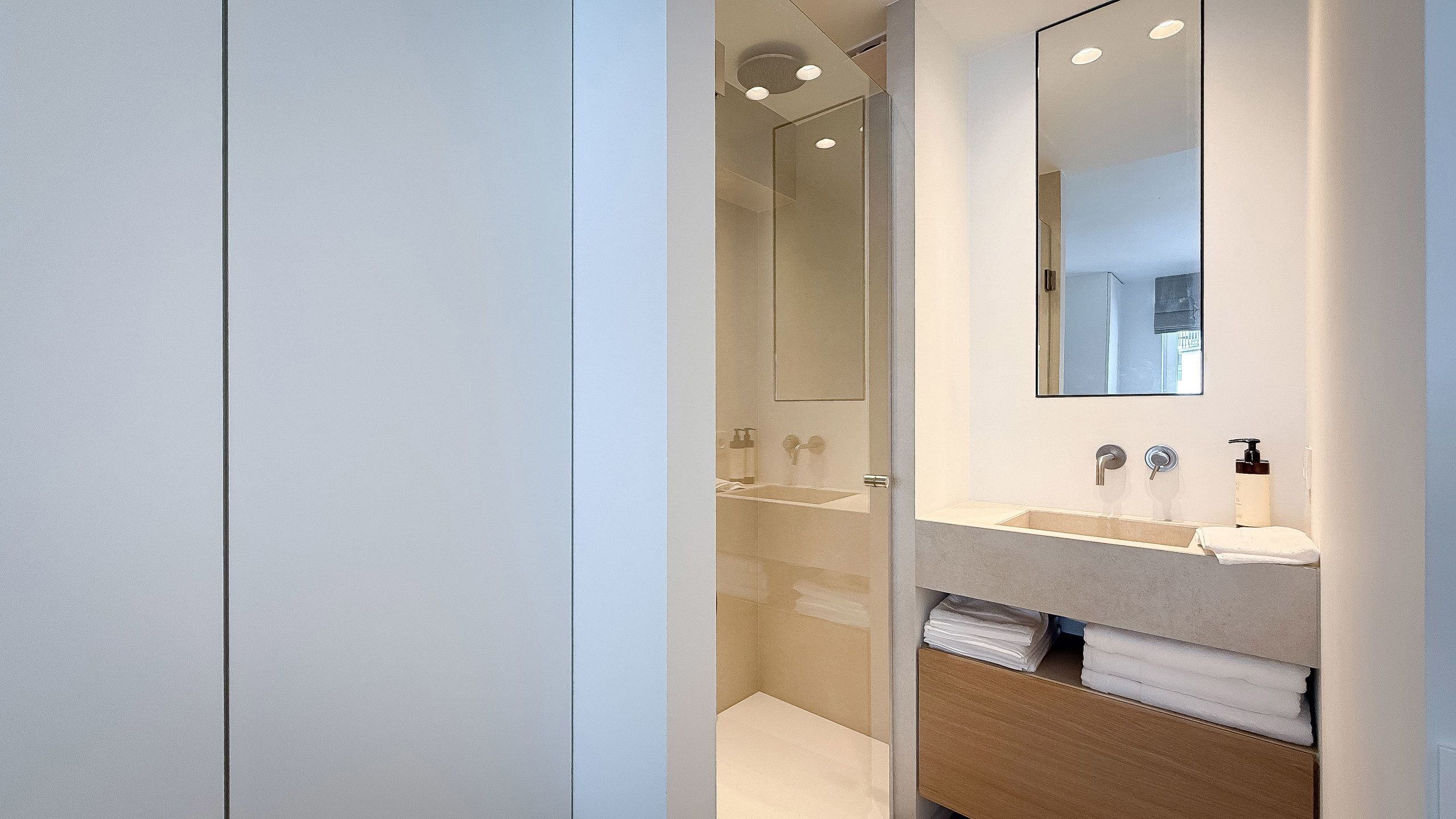 Volledig gerenoveerd appartement / Gemeubileerd / met garage foto 27