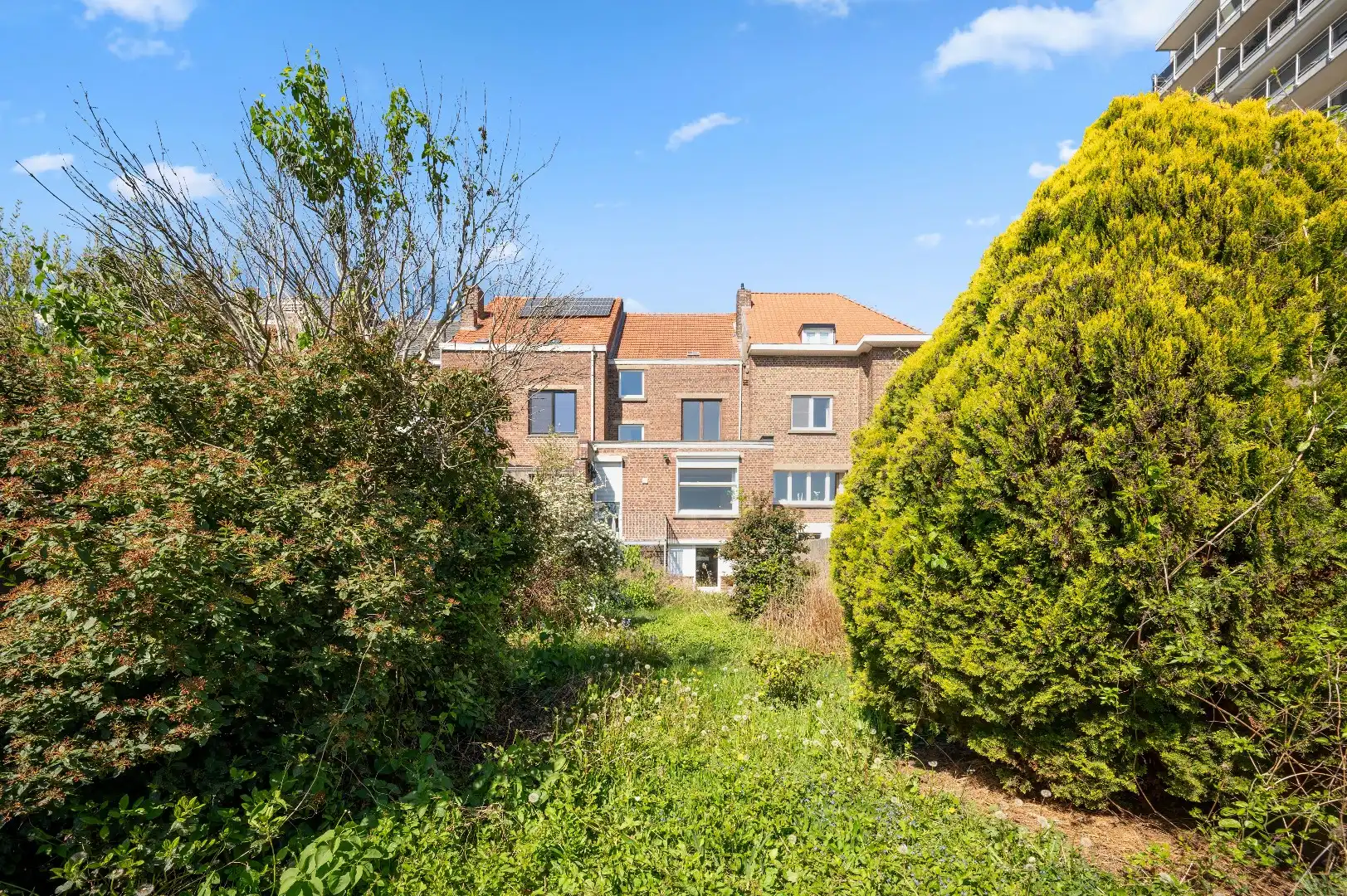 Ruime gezinswoning op een toplocatie te Tienen foto 2