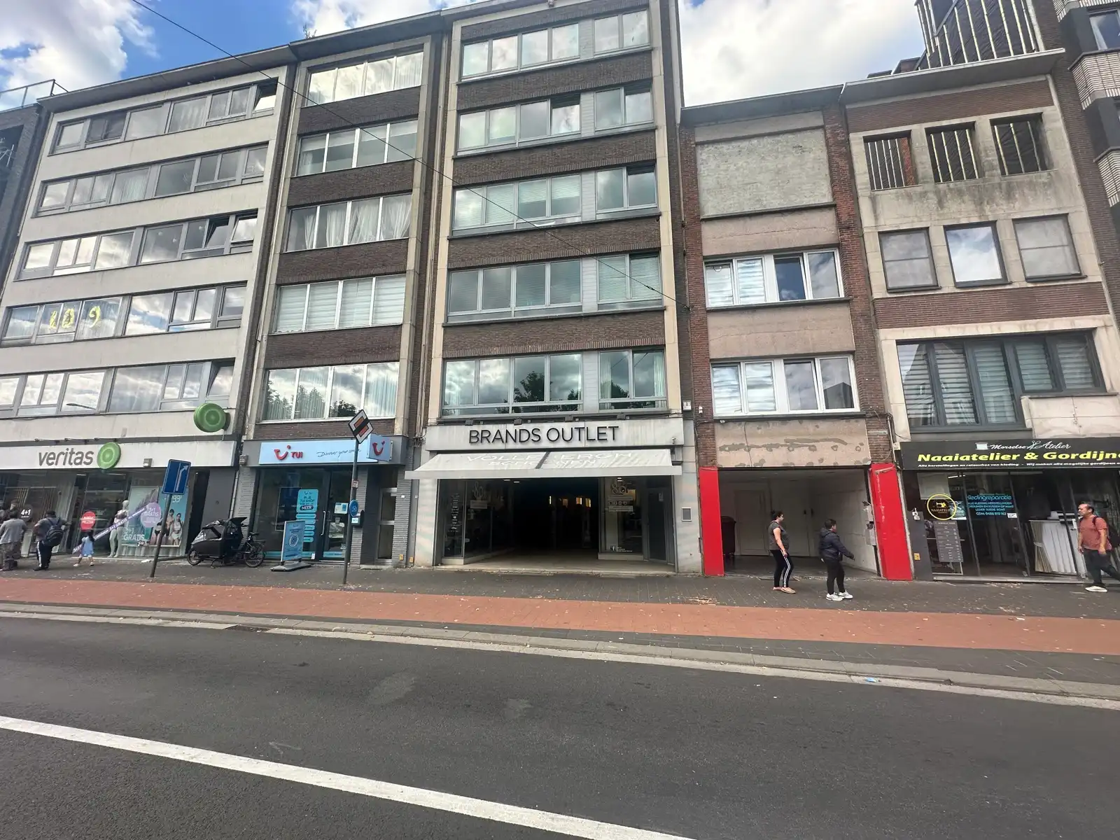 Commerciële ruimte te huur Statielei 19 - 2640 Mortsel