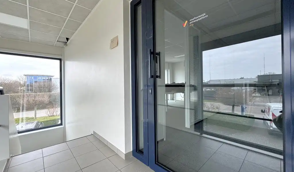 Instapklaar kantoor te huur nabij E313/E34 te Wommelgem foto 26