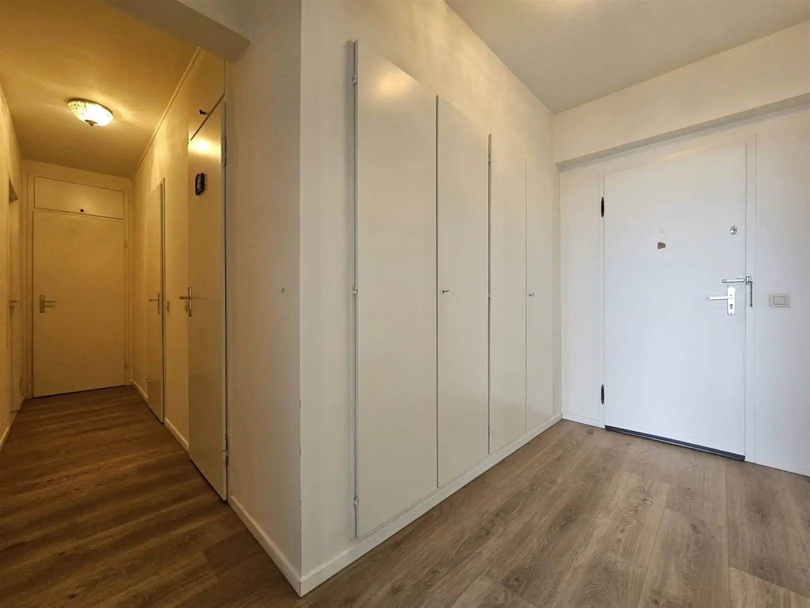 Appartement met prachtig uitzicht en veel lichtinval gelegen op de 15de verdieping. foto 2