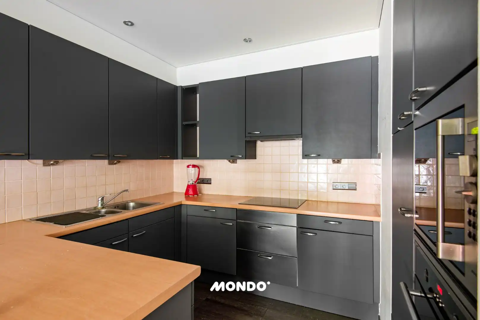 Gelijkvloers appartement met staanplaats en kelderberging! foto 6