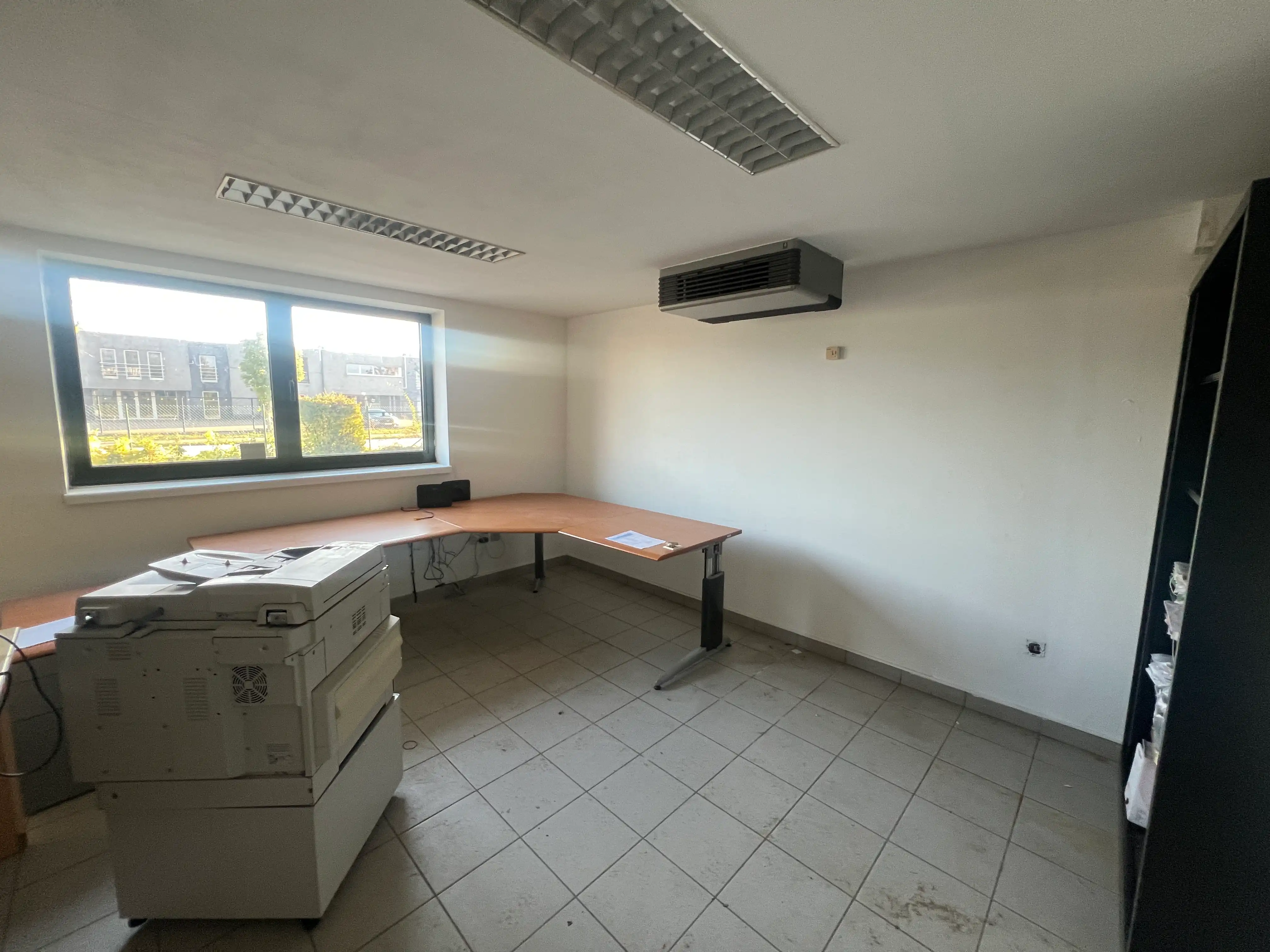 Bedrijfsgebouw te koop in Oudsbergen met buitenopslag foto 10