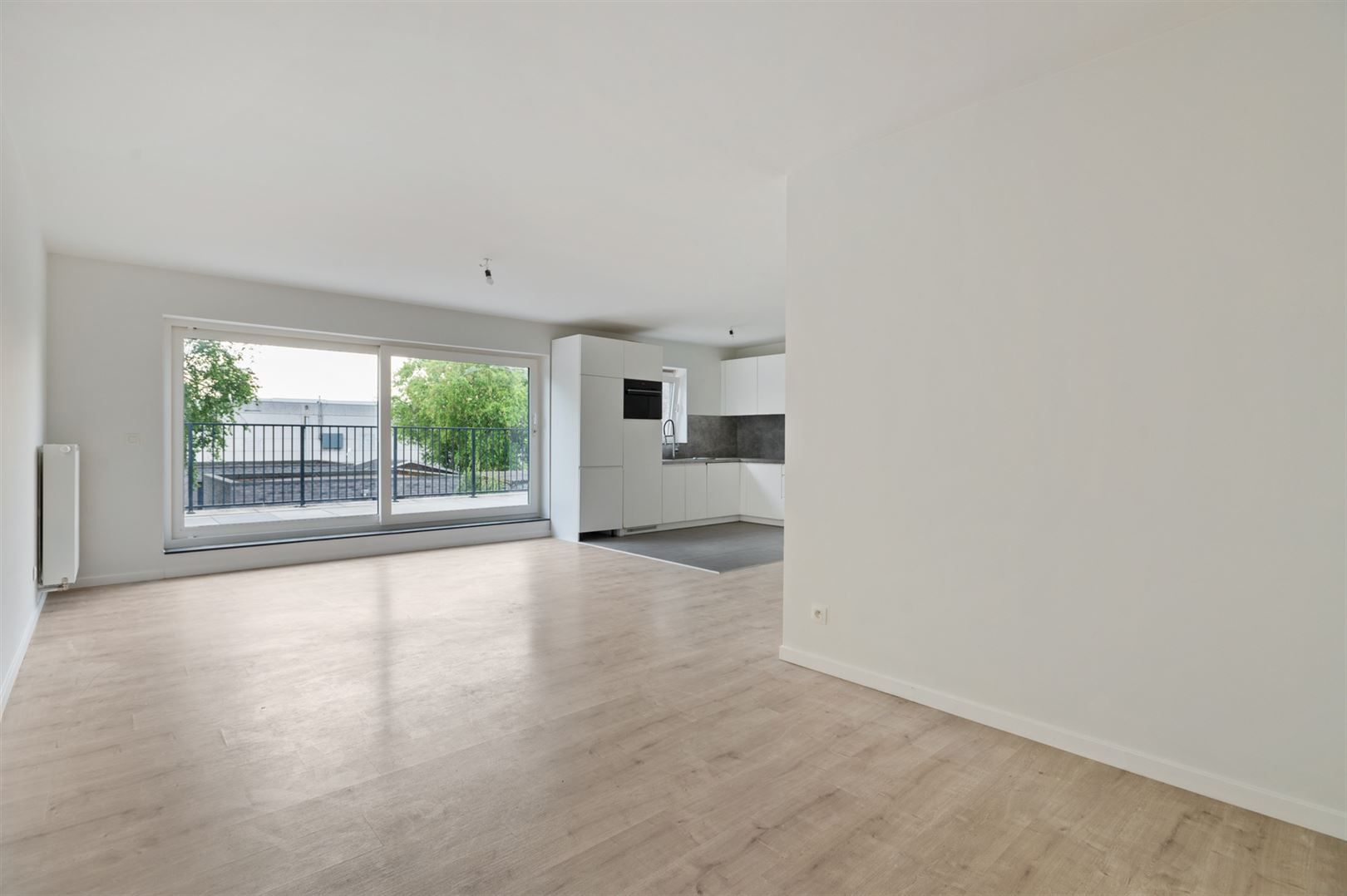 Recent appartement ca. 90m2 met twee slaapkamers, ruim terras en optionele garagebox. foto 4