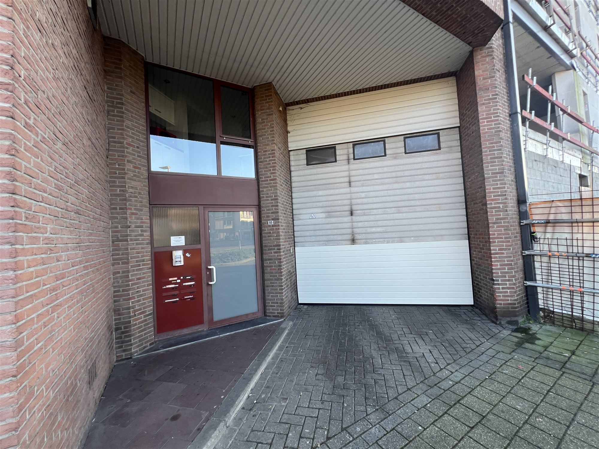 Ruim, comfortabel appartement met garage. foto 17