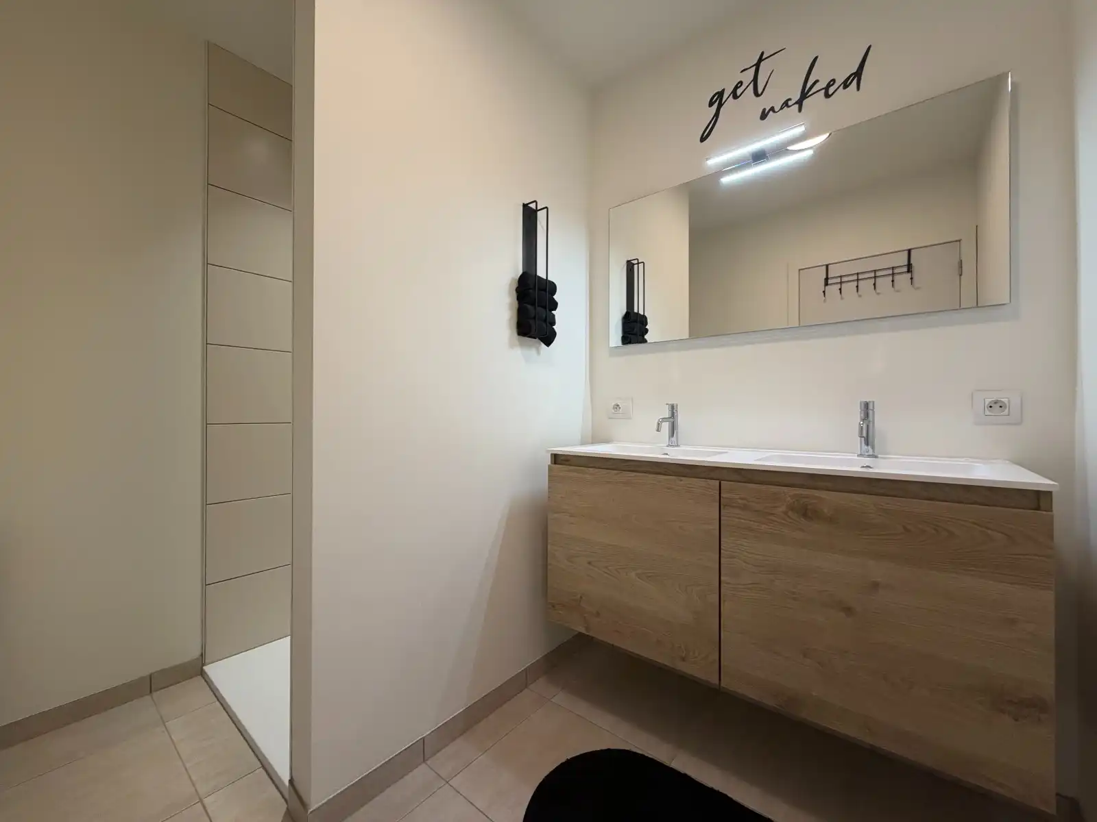 Appartement nabij het centrum van Waregem! foto 8