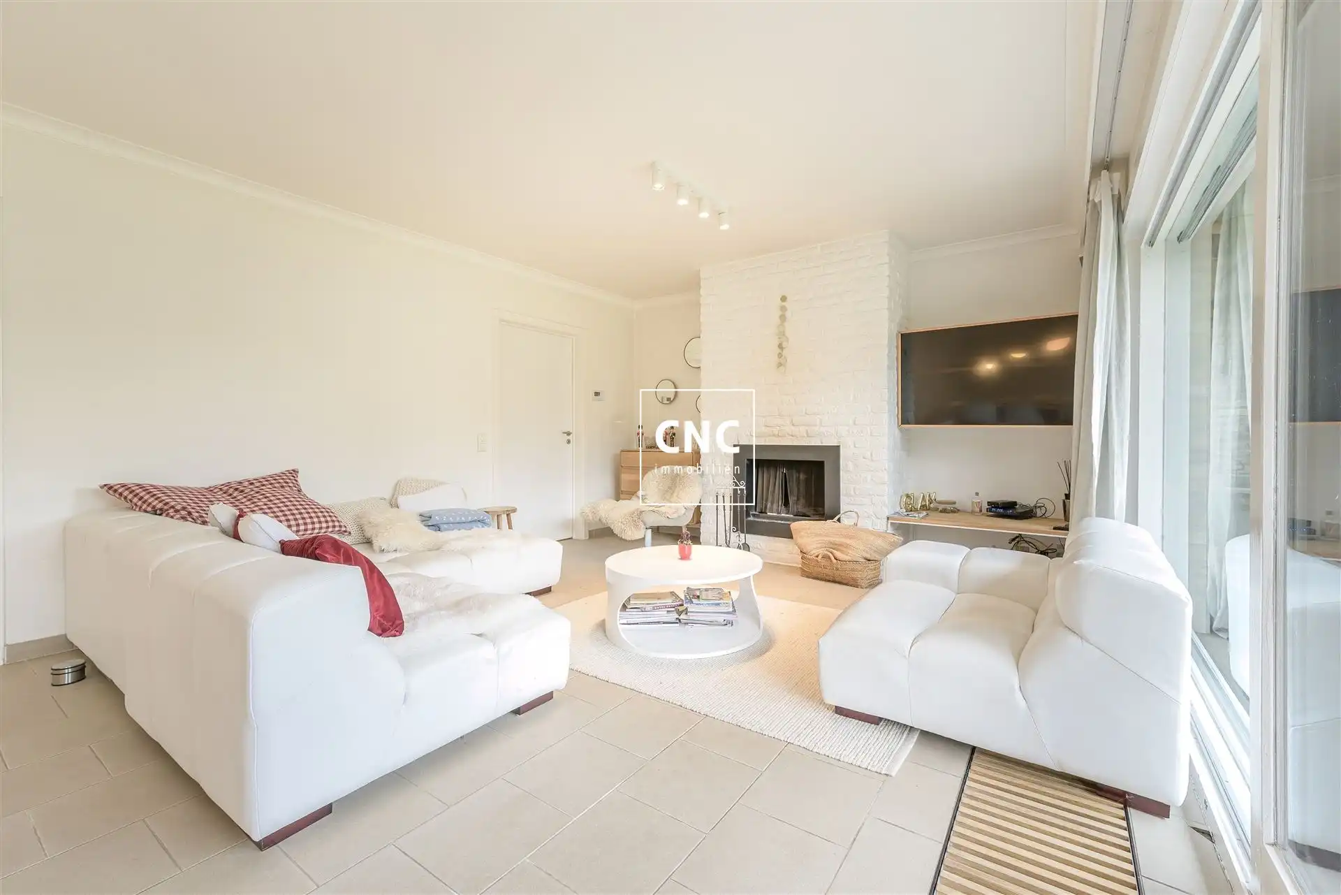 Alleenstaande villa met zuidgerichte tuin in de Oosthoek foto 3