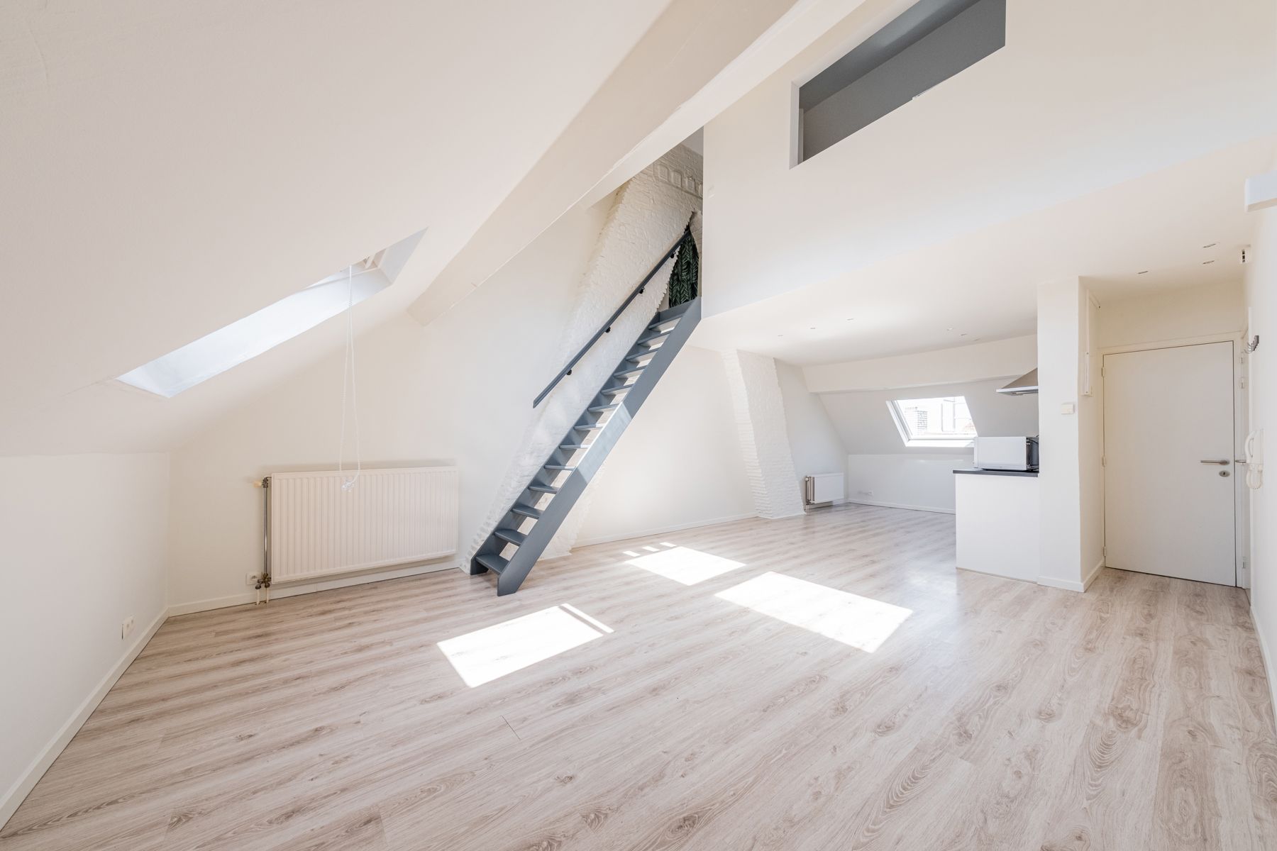 Instapklaar dakappartement in herenhuis foto 2