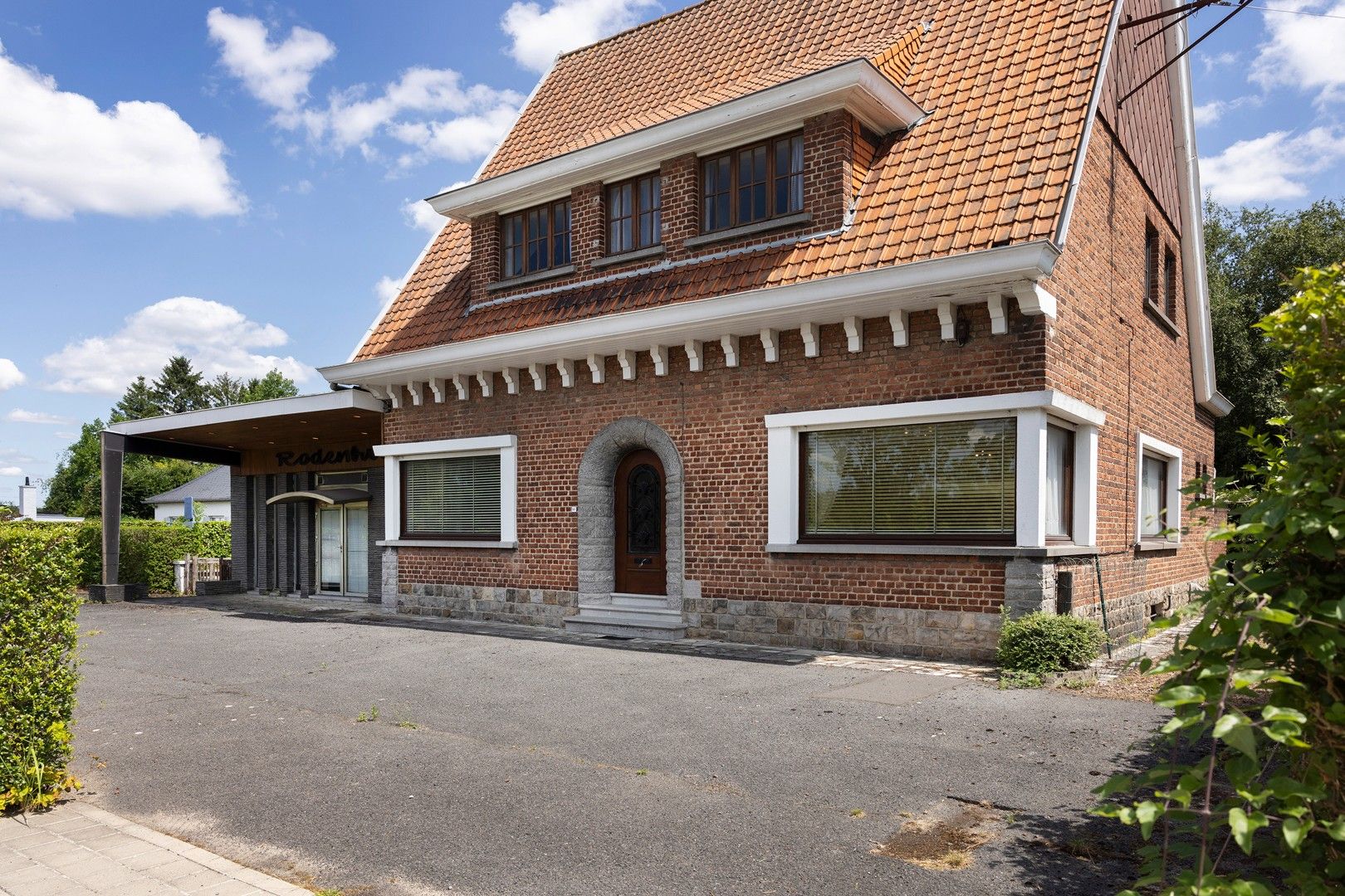 Alleenstaande woning met polyvalente ruimte. foto 2
