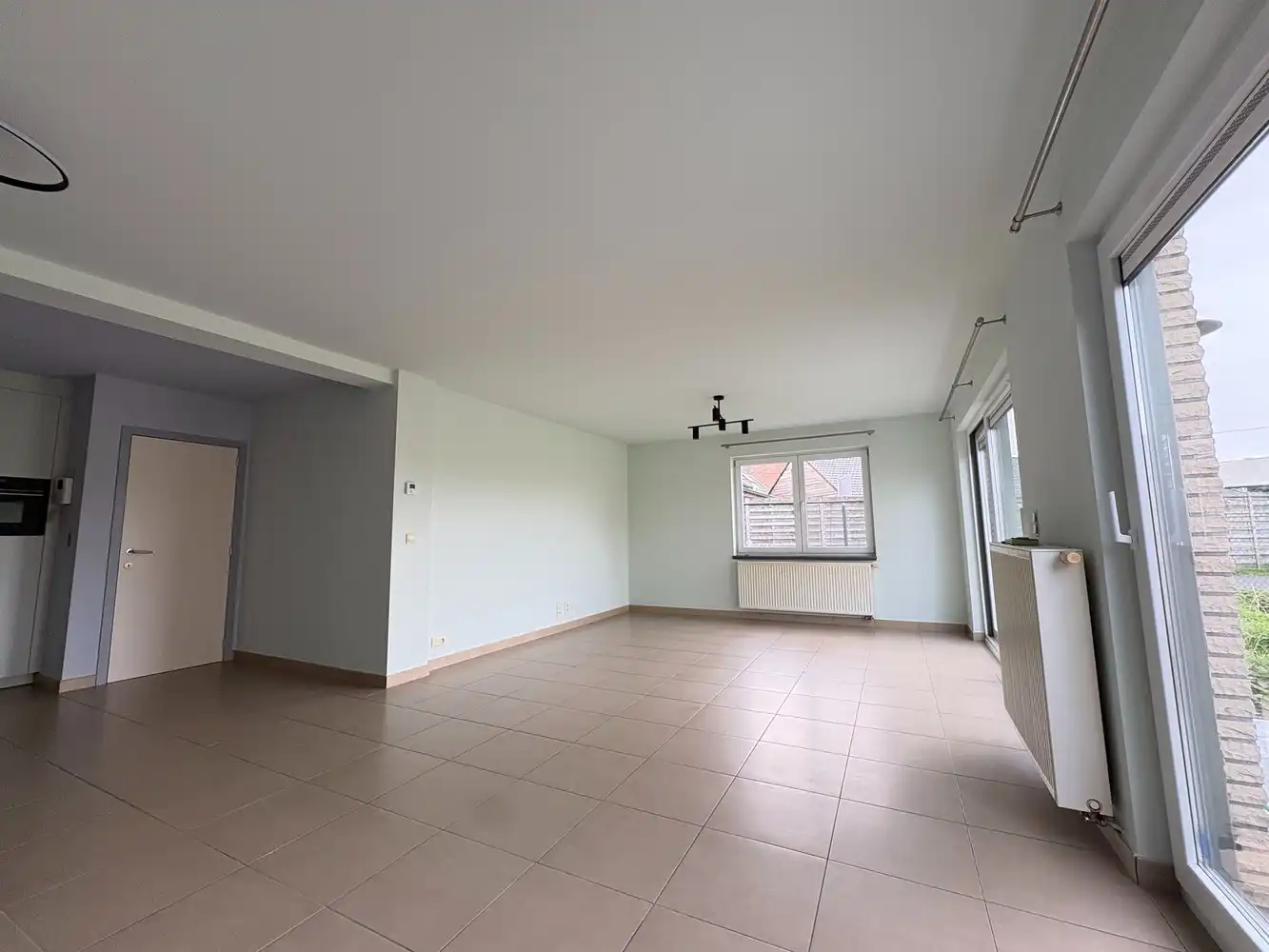 Gelijkvloers appartement met twee slaapkamers + autostaanplaats foto 4