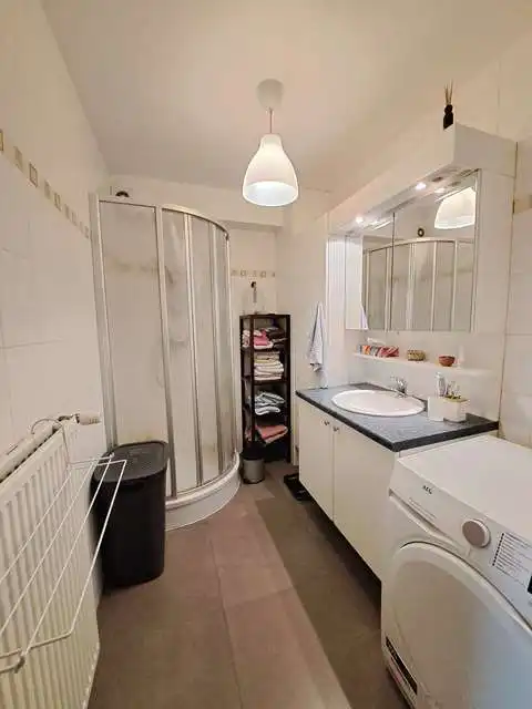 lichtrijk 2-slaapkamerappartement met TERRAS + AUTOSTANDPLAATS te huur in Torhout foto 4