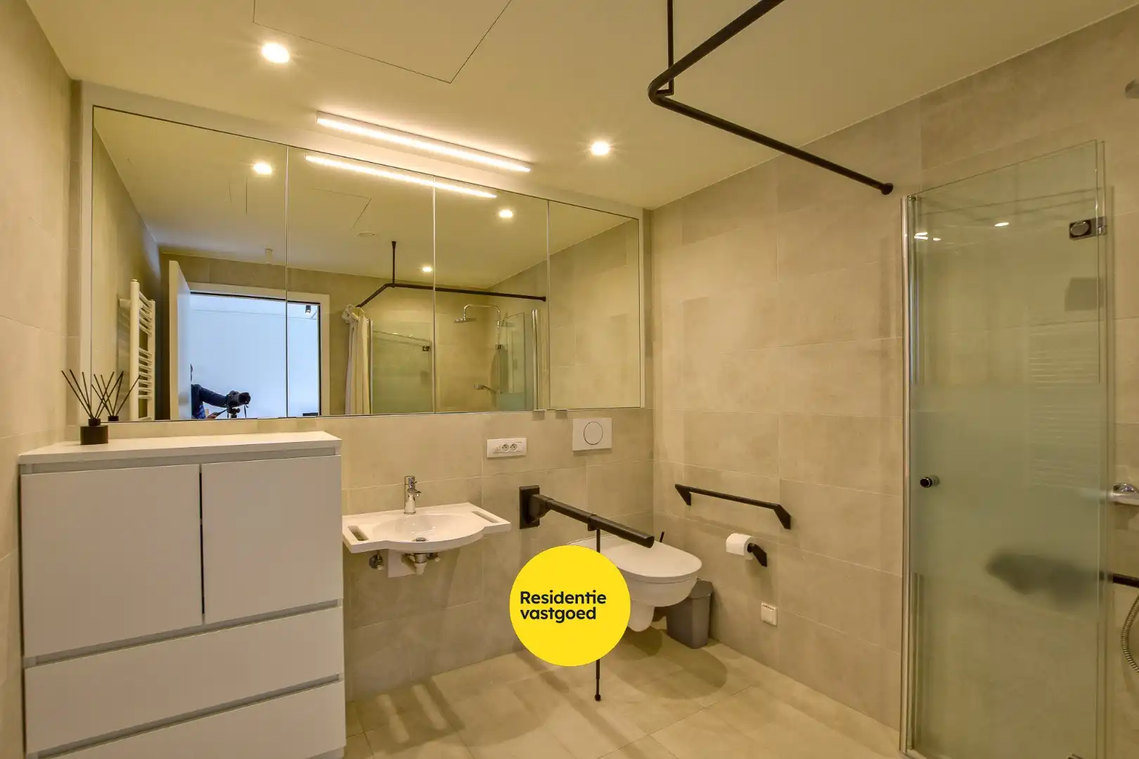 Luxueuze assistentieflat (89m² + 5m² terras) met 2 slaapkamers te Nieuwpoort.  foto 9