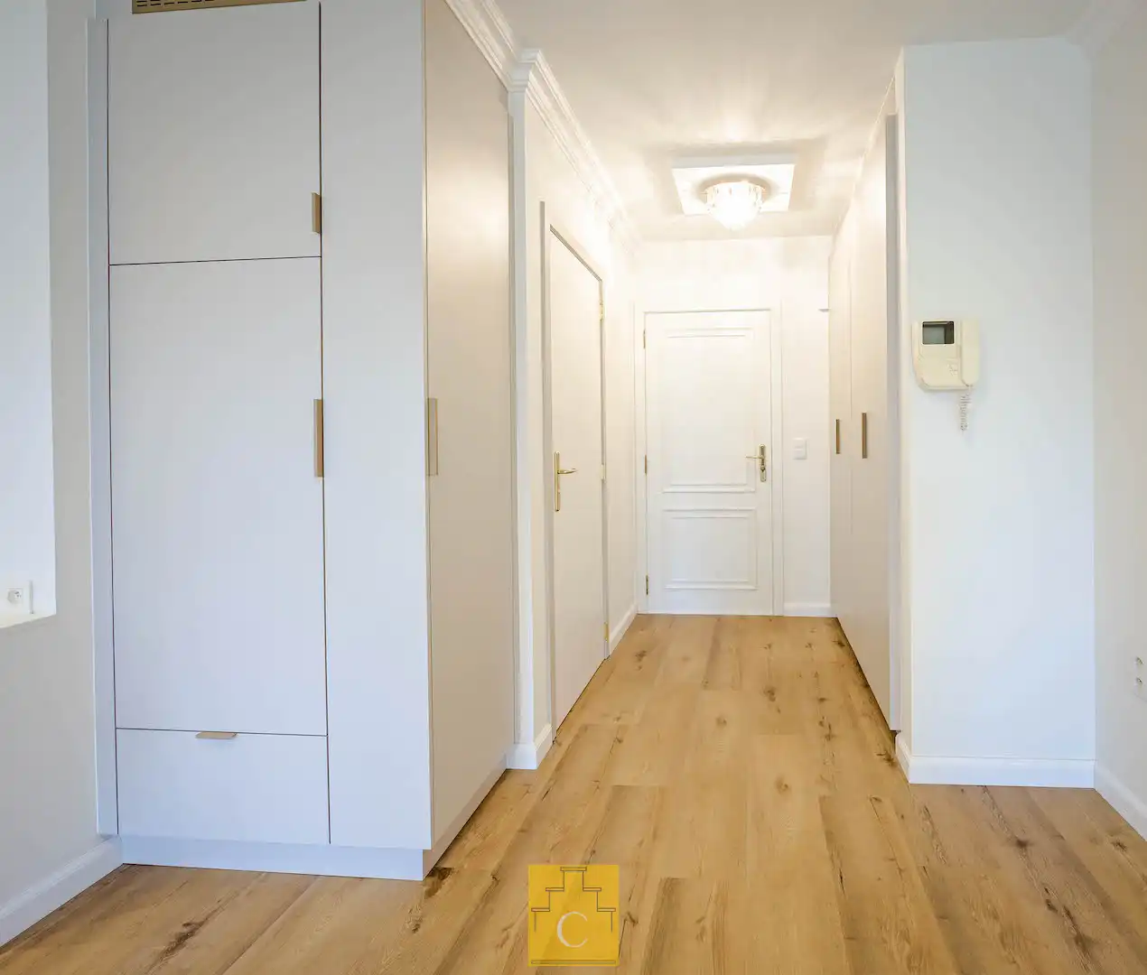 Volledig vernieuwde serviceflat met zonnig terras in een groene oase nabij het centrum van Brugge foto 5