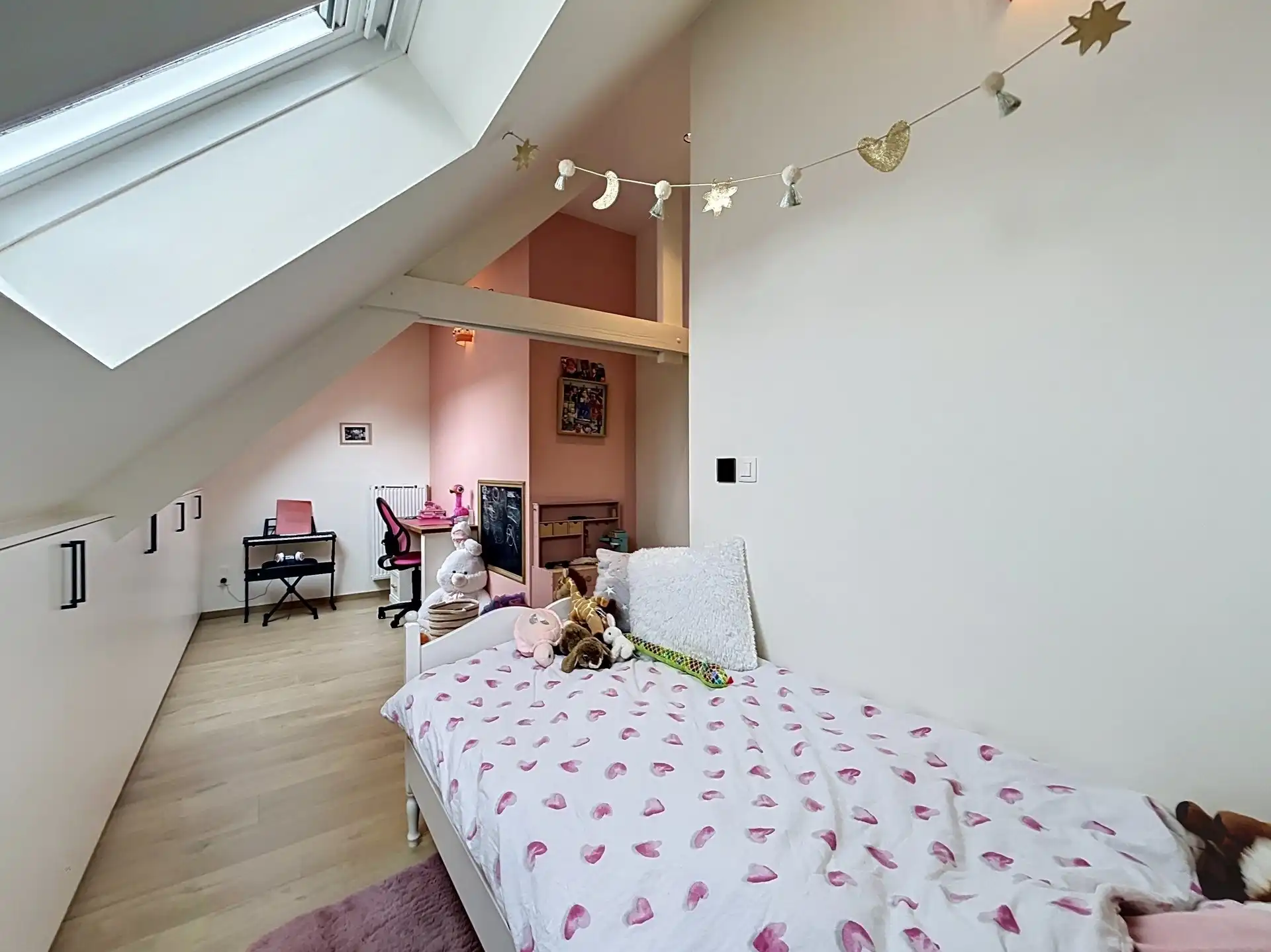 Instapklare gezinswoning met 4 slaapamers op perceel van 348m² foto 15