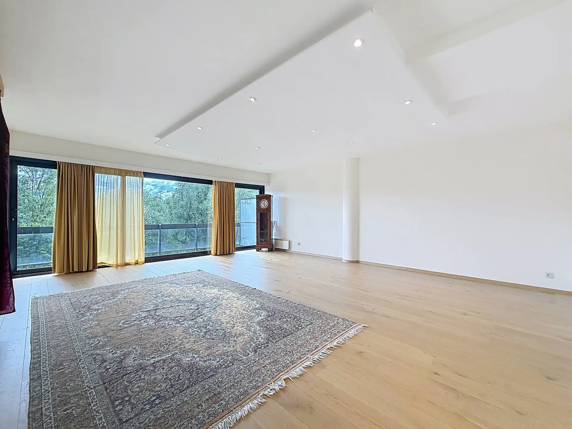 Prachtig volledig gerenoveerd 2-slpkmrappartement 96 m² foto 2
