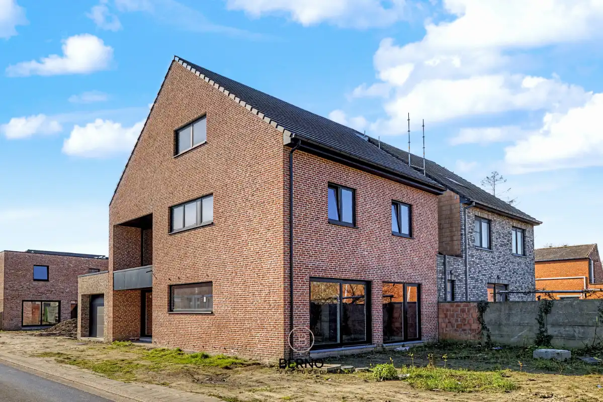 Erg ruime nieuwbouwwoning met leuke tuin foto 9