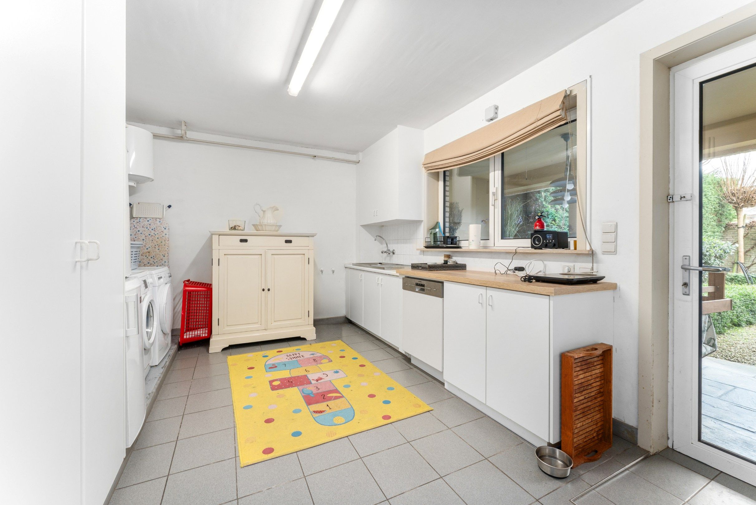 Ruime woning met garage en fantastische tuin te Heist-Aan-Zee. foto 18