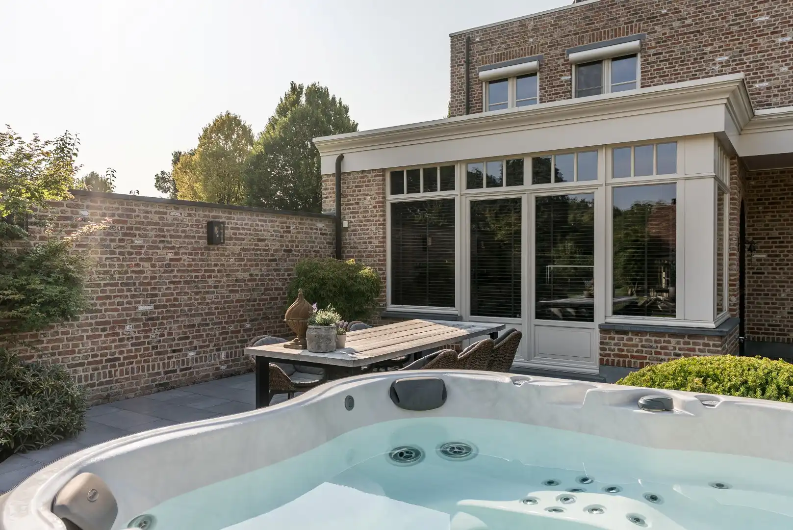 Ruime, karaktervolle en kwalitatief afgewerkte woning op een rustige ligging in Gompel. foto 33