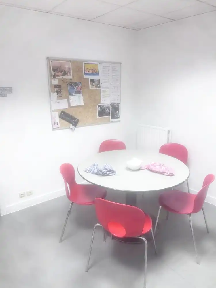 TE HUUR – KANTOORRUIMTE 195 m² | KEIZERSPLEIN AALST foto 8