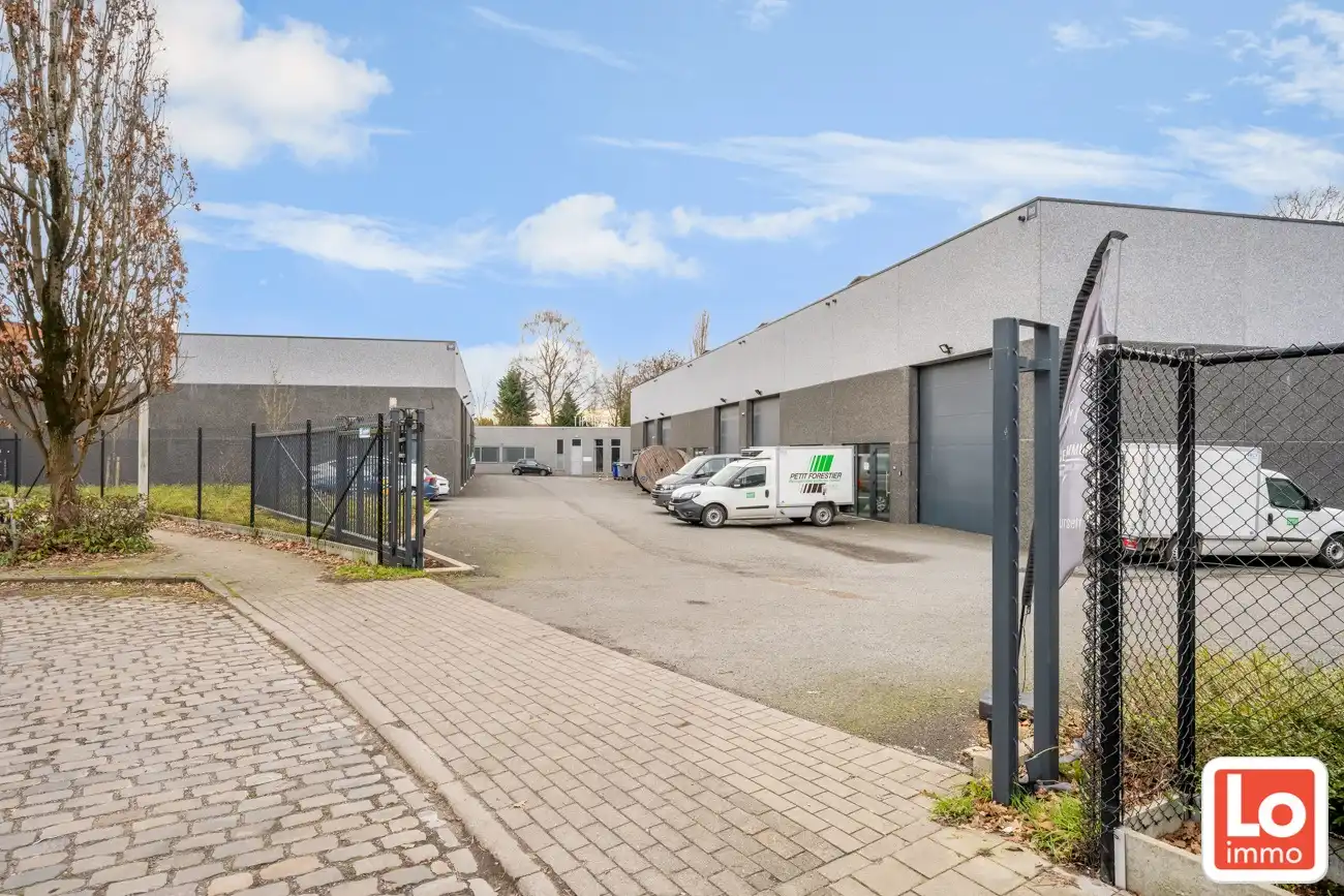 Recent magazijn met +/- 170m² bruikbare ruimte op topligging! foto 10