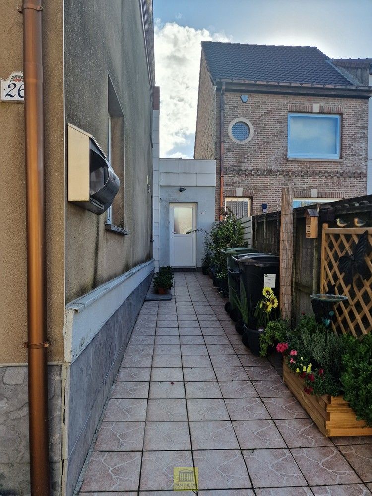 Topper: Opbrengsteigendom met 2 verhuurde appartementen op superlocatie foto 3