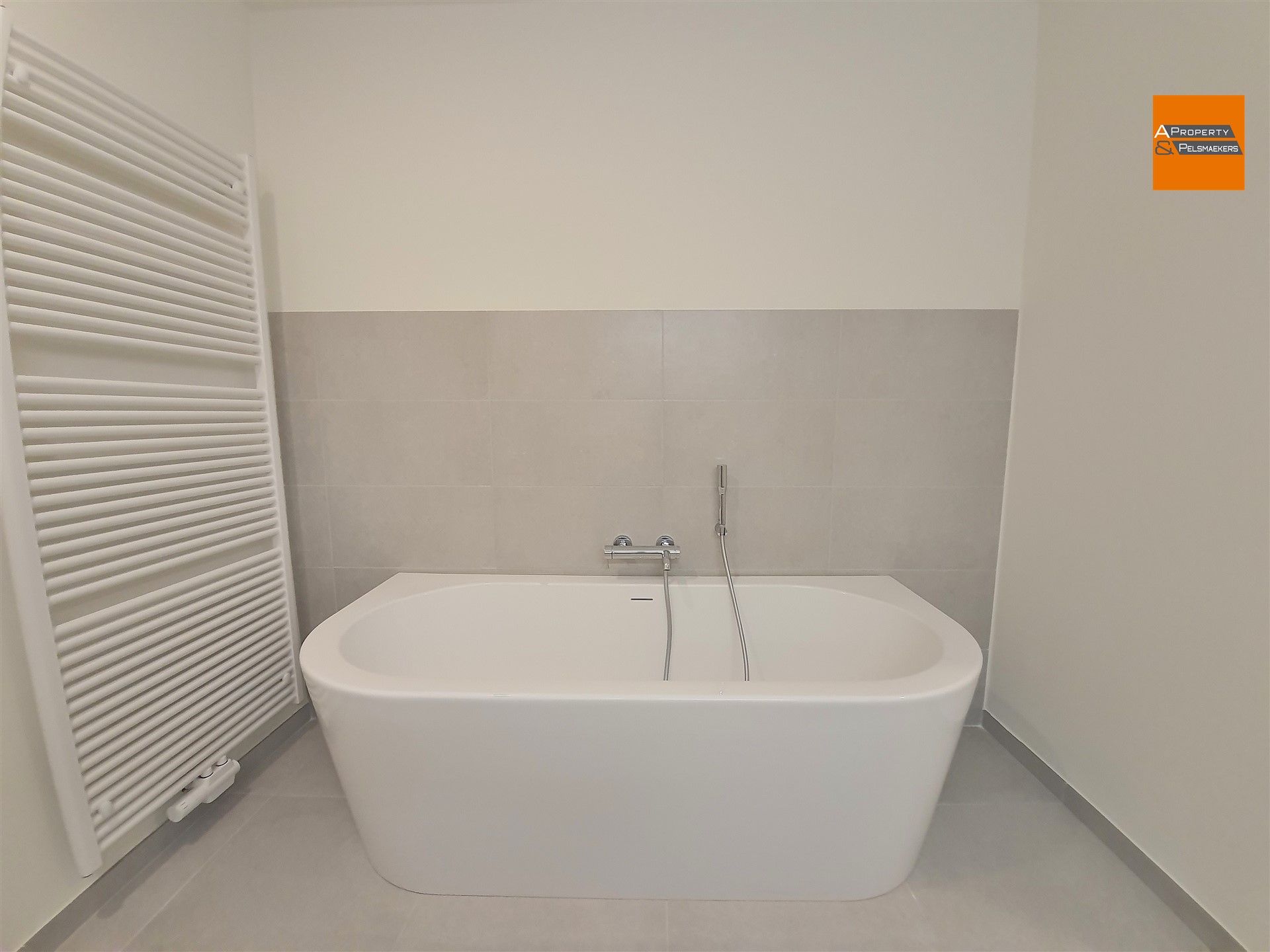 Nieuwbouw woning met 3 slaapkamers en tuin op toplocatie foto 21