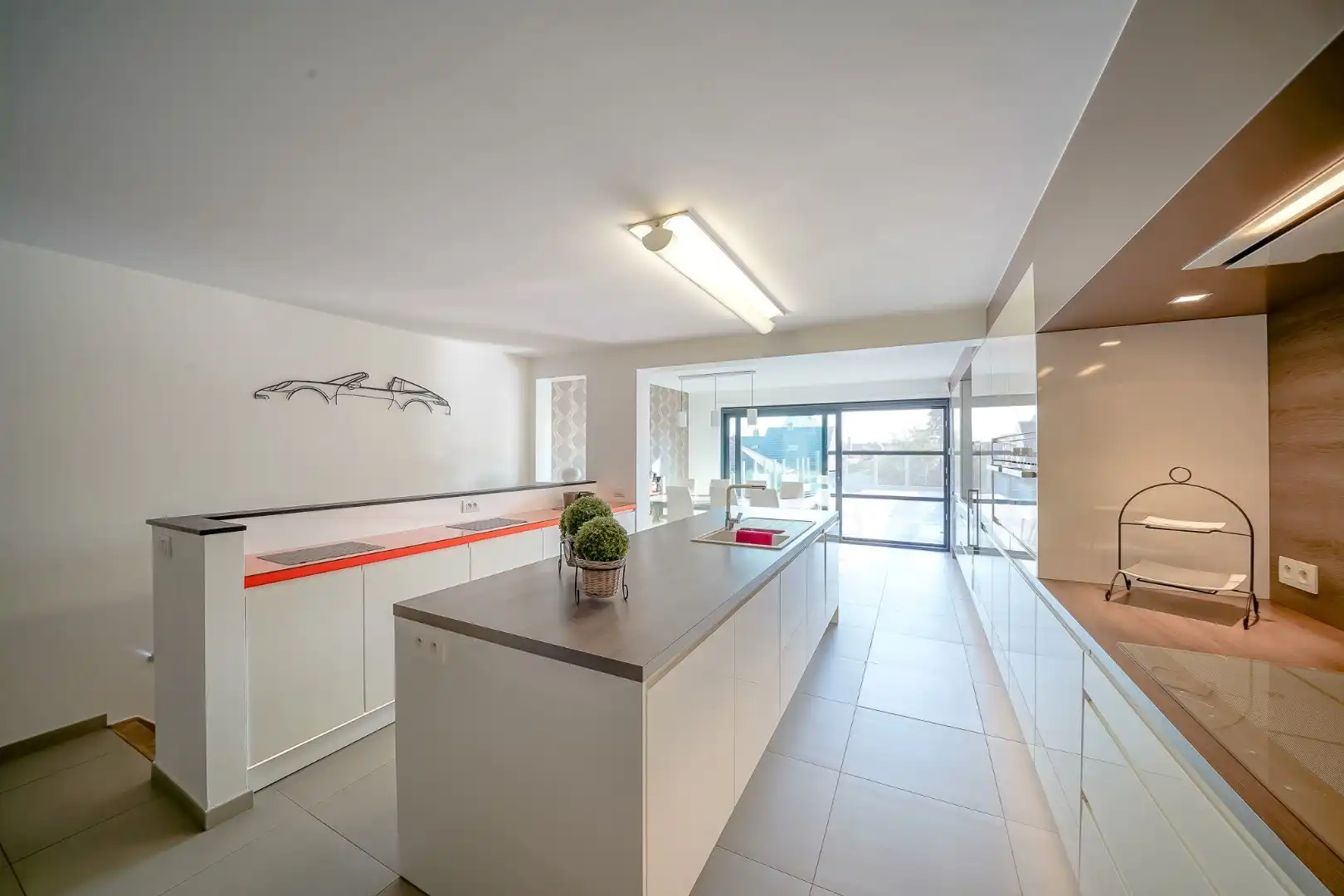 Ruime eengezinswoning in centrum Oudenburg met handelsruimte op gelijkvloers. foto 13