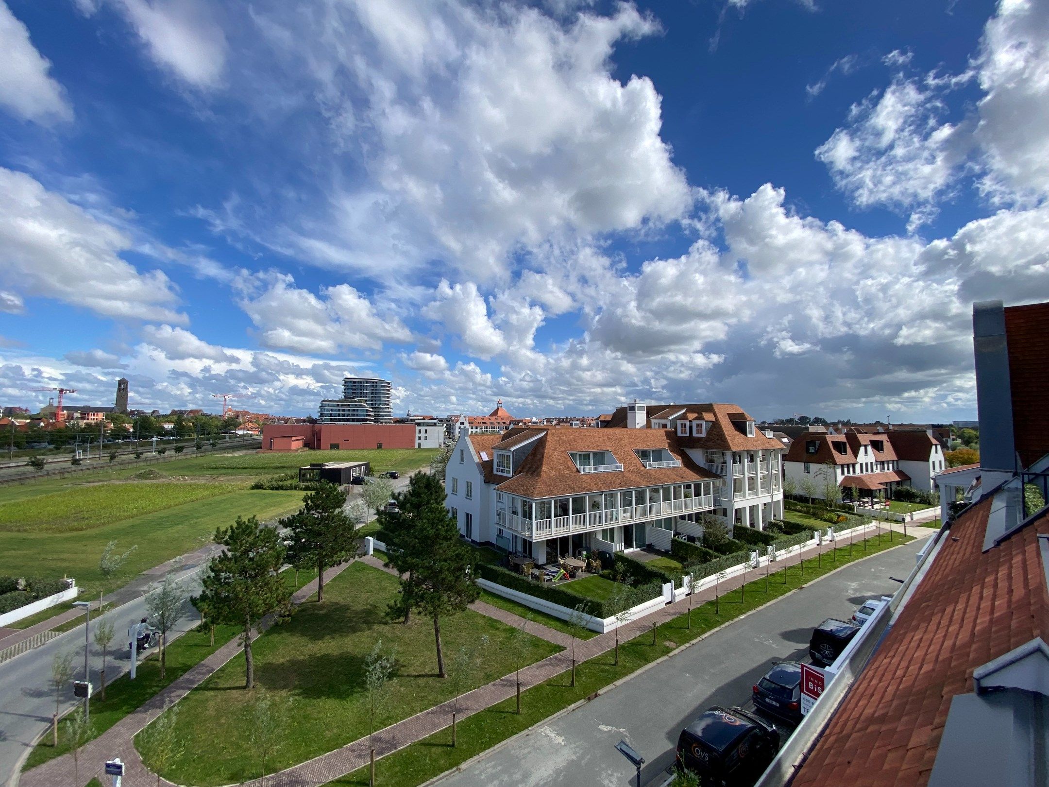 GEMEUBELD - Duplex appartement MET TWEE SLAAPKAMERS gelegen in DUINENWATER te Knokke-Heist. foto 9