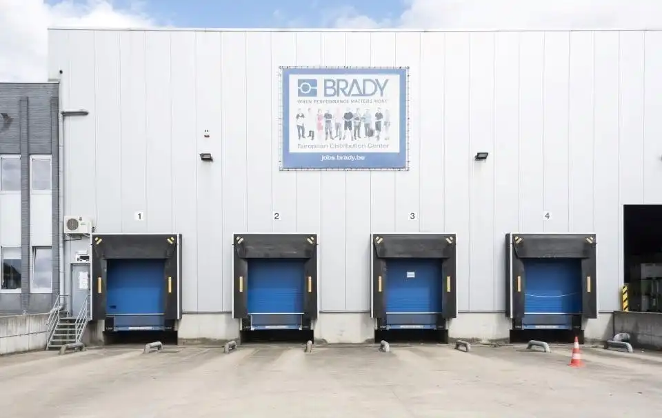 Logistieke loods te huur in Zele foto 5