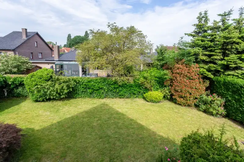 Stijlvolle villa op toplocatie, een zee van ruimte, privacy! foto 35