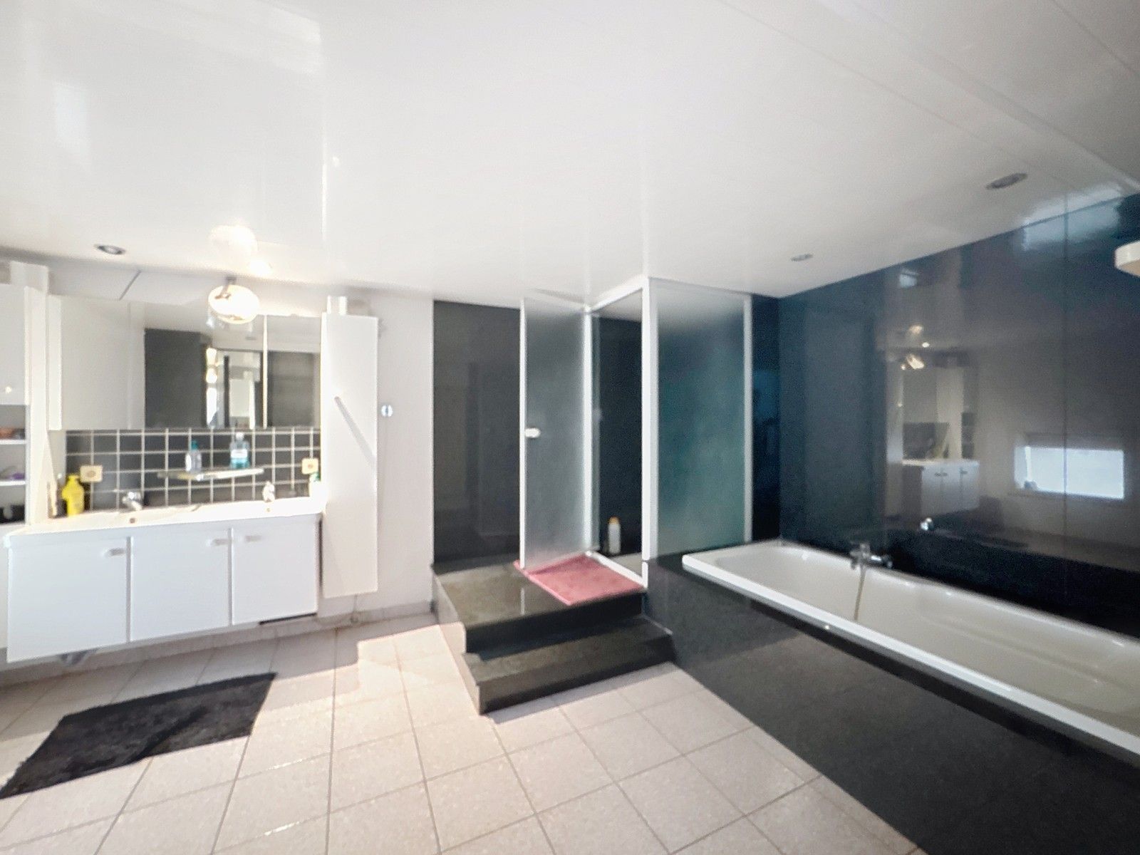 BEDRIJFSGEBOUW te koop in Zedelgem, bestaande uit MAGAZIJN (265m²) en WONING (3/4 slpkms, garage en tuin). Inclusief ZONNEPANELEN en BATTERIJ! foto 10