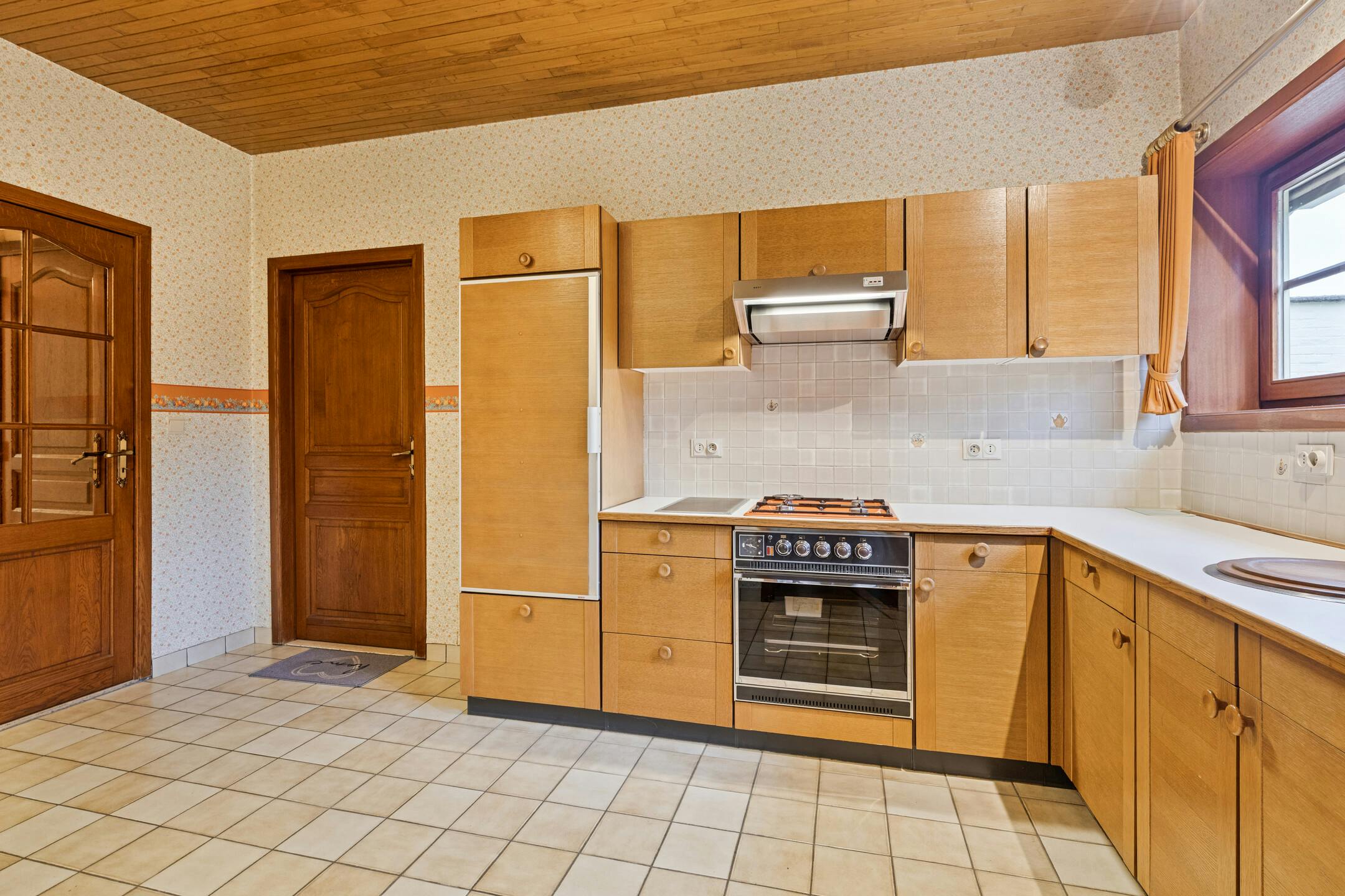 Halfopen woning met 4 slpk en mooie tuin te koop in Kapellen foto 9