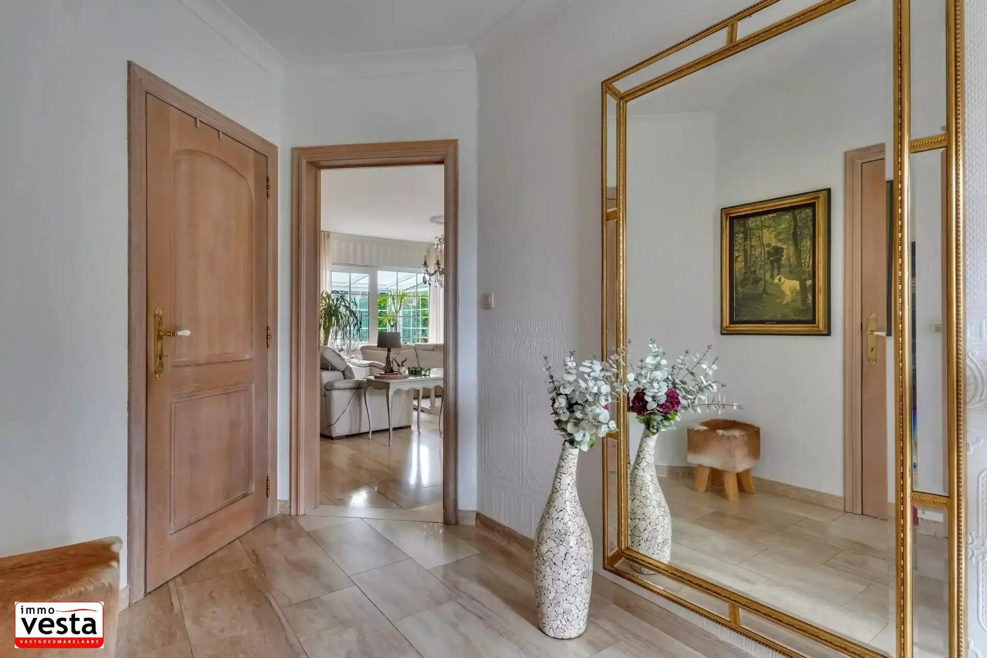 Ruime villa op een goede locatie foto 5