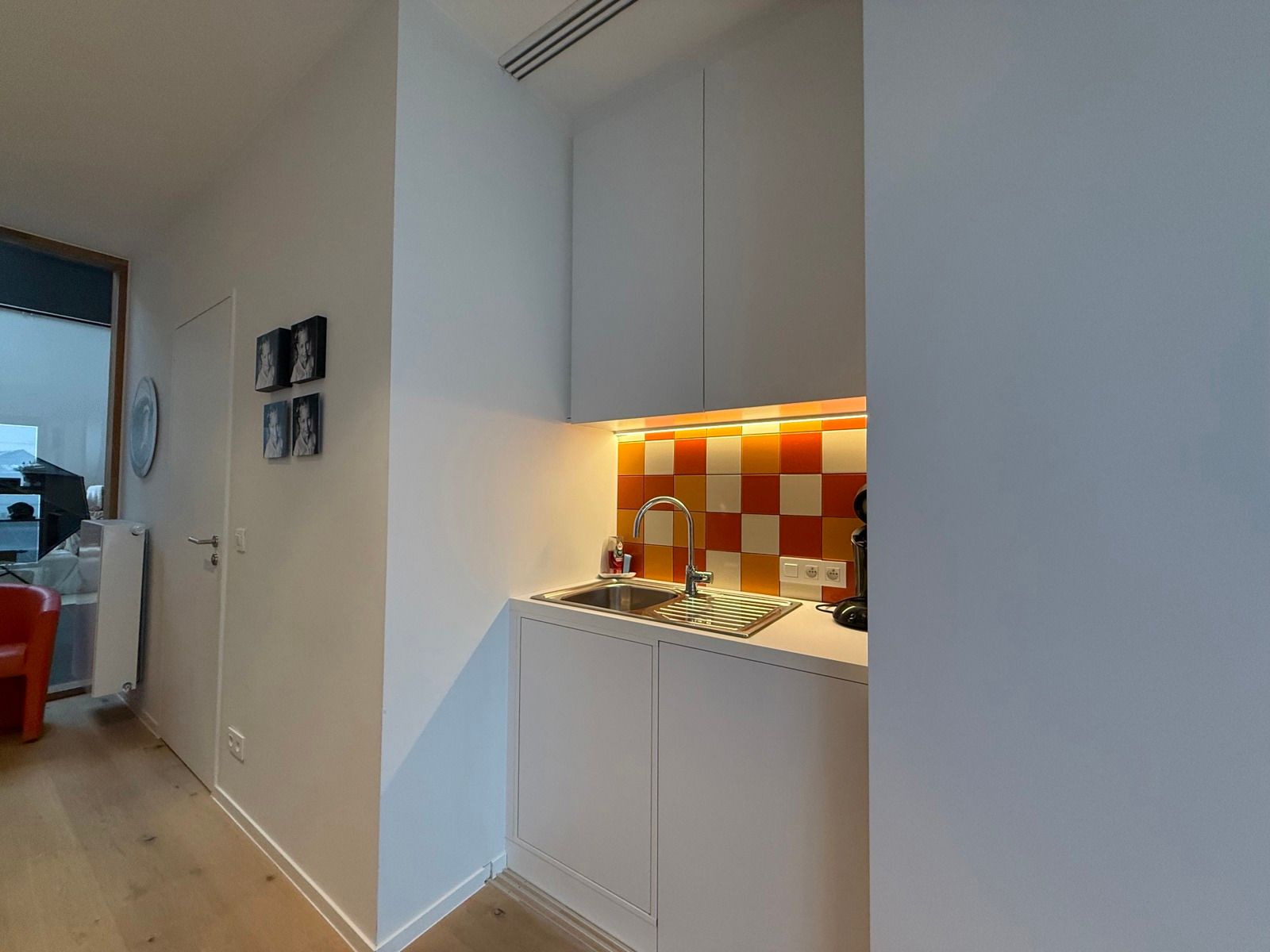 Perfect afgewerkt industriepand met kantoor en loods foto 6