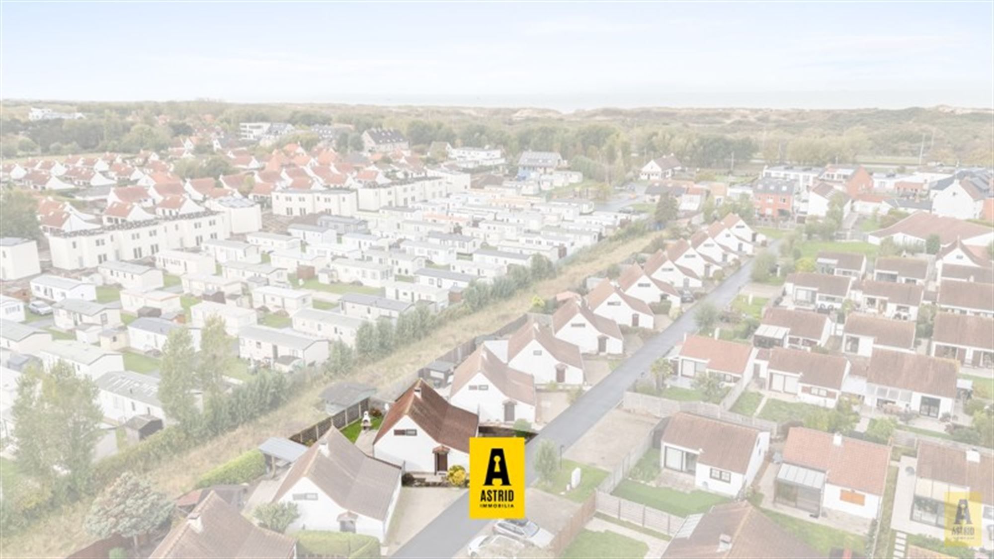 Instapklaar vakantiehuisje (3 slpks) met parkeerplaats vlakbij zee! foto 26