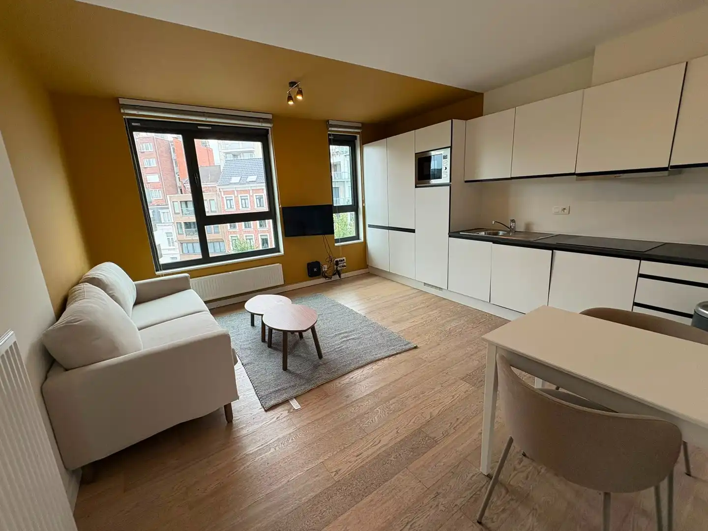 GEMEUBELD APPARTEMENT MET RUIM TERAS foto 3