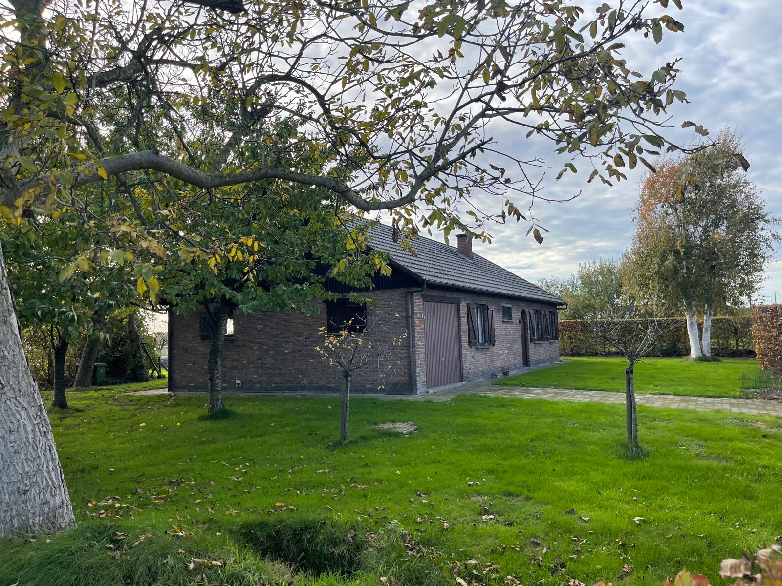 Charmante woning met tuin en veranda te Sint-Kruis-Winkel foto {{pictureIndex}}