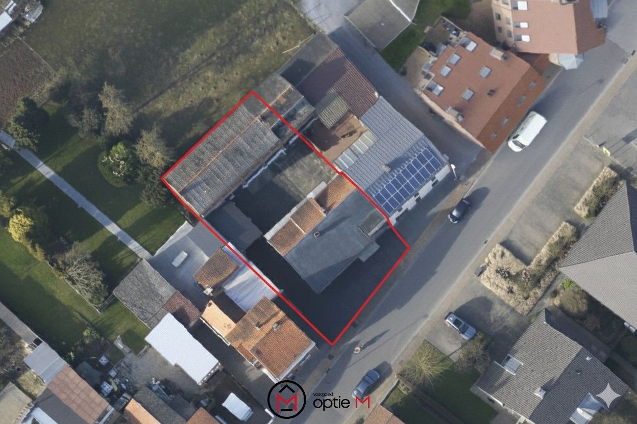 Te renoveren woning met ruim werkhuis foto 29