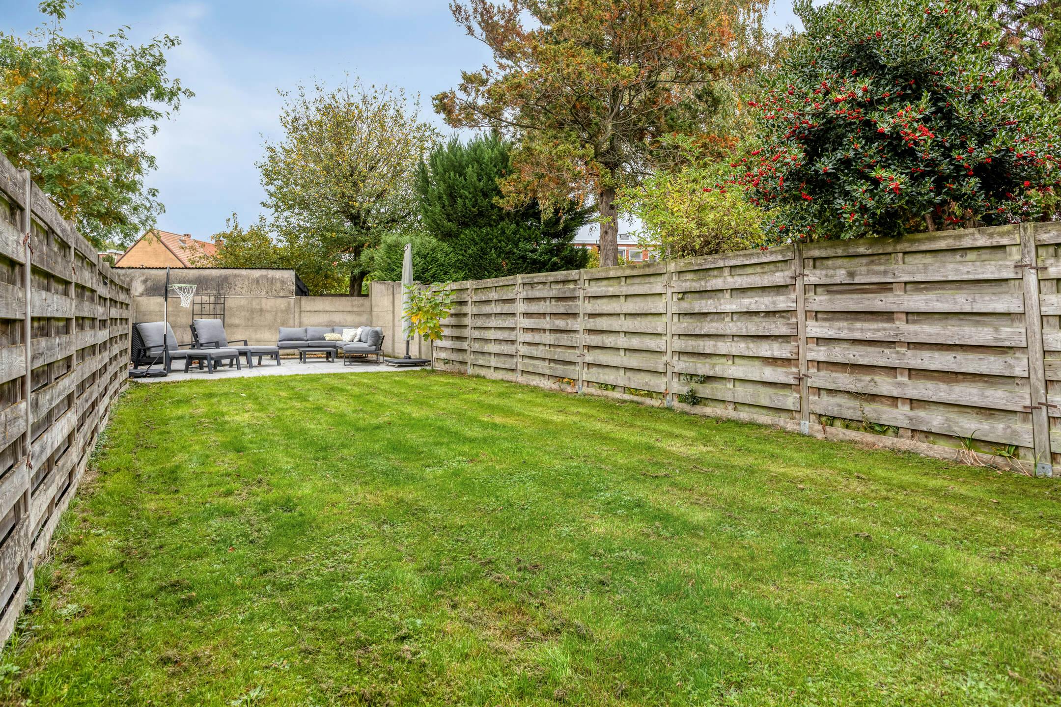 Instapklaar huis te koop in de "Vogeltjeswijk" te Merksem foto 5