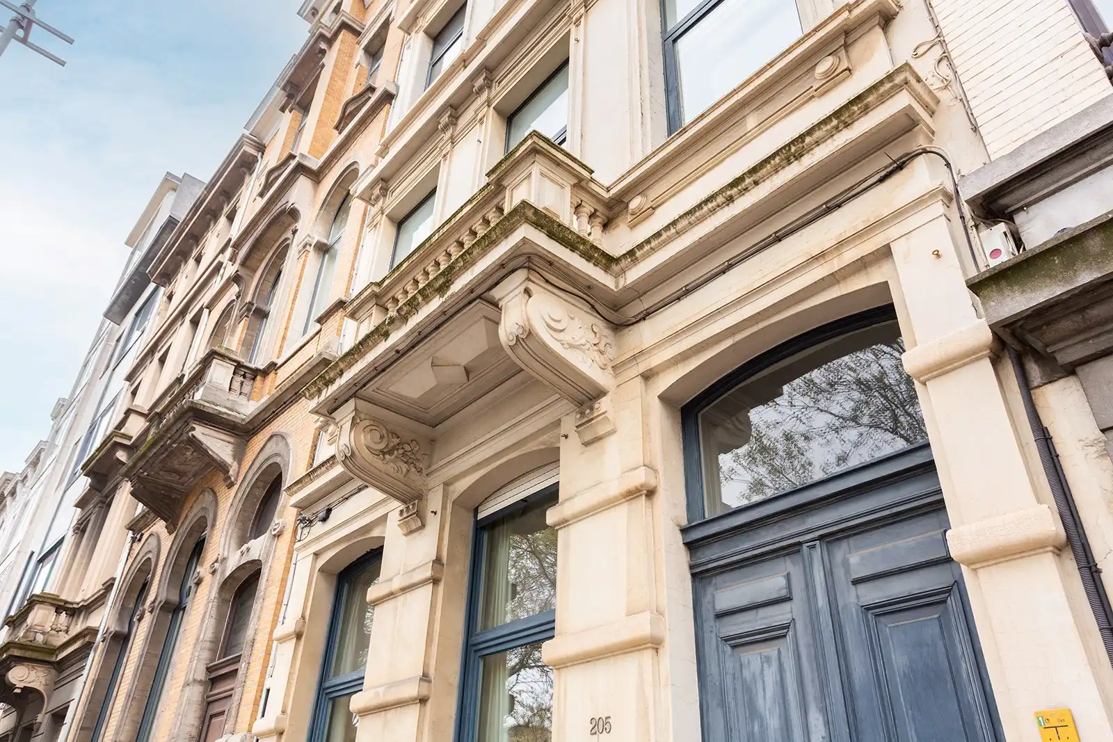 Karaktervolle en ruime woning met 6 slaapkamers op absolute toplocatie in Antwerpen foto 4